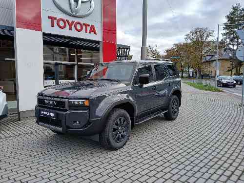 Toyota Land Cruiser Toyota Land Cruiser 2.8D 8AT (4×4) Invincible