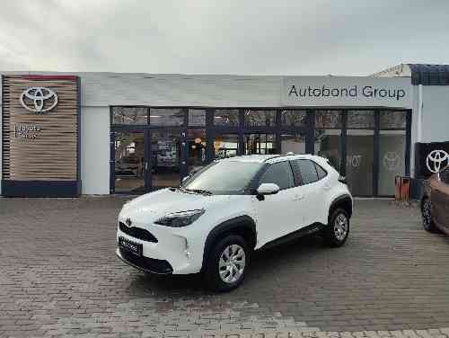 Toyota Yaris Cross 1.5 HEV Active + zimní kola