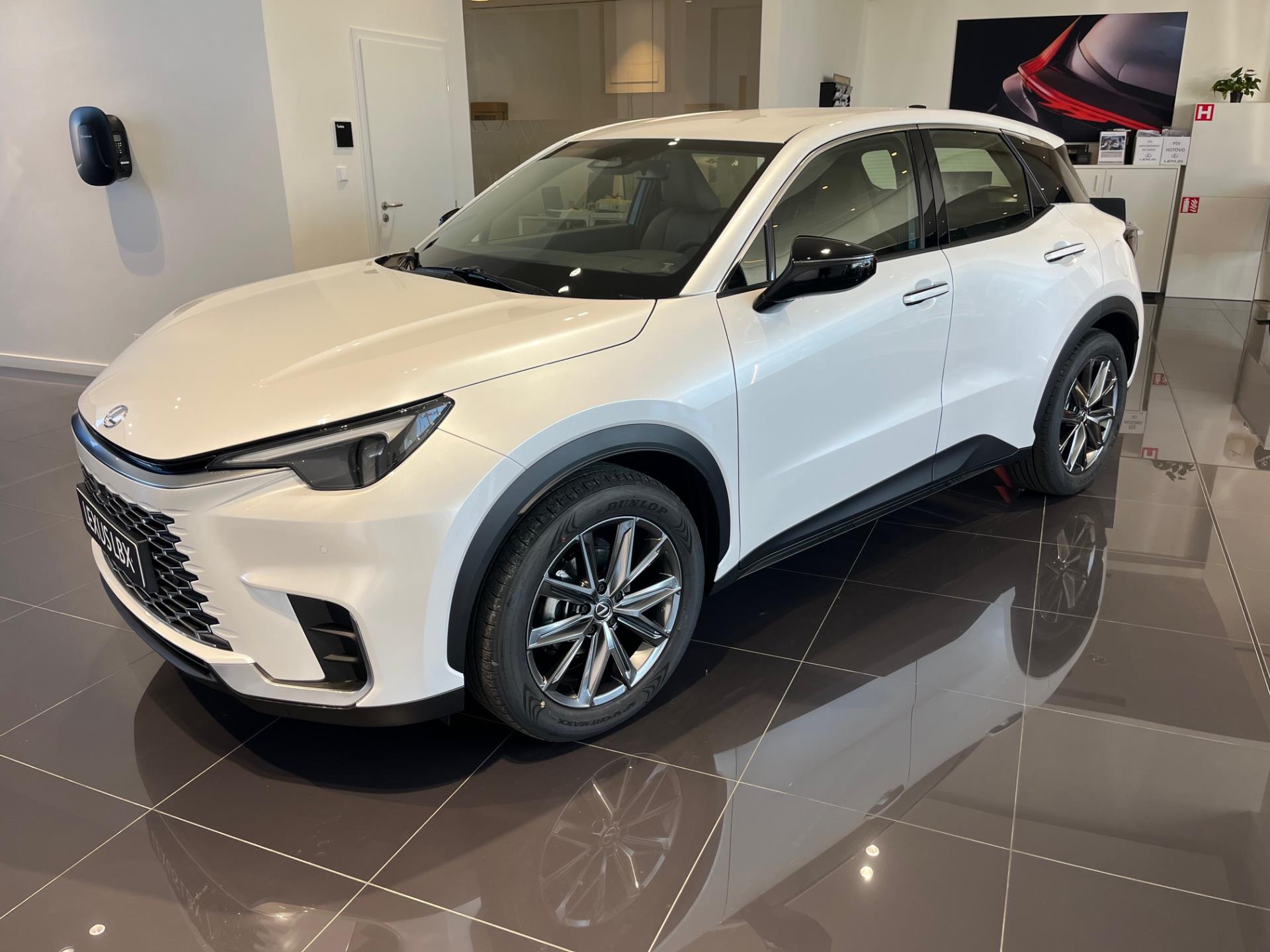 Lexus LBX 1,5l
