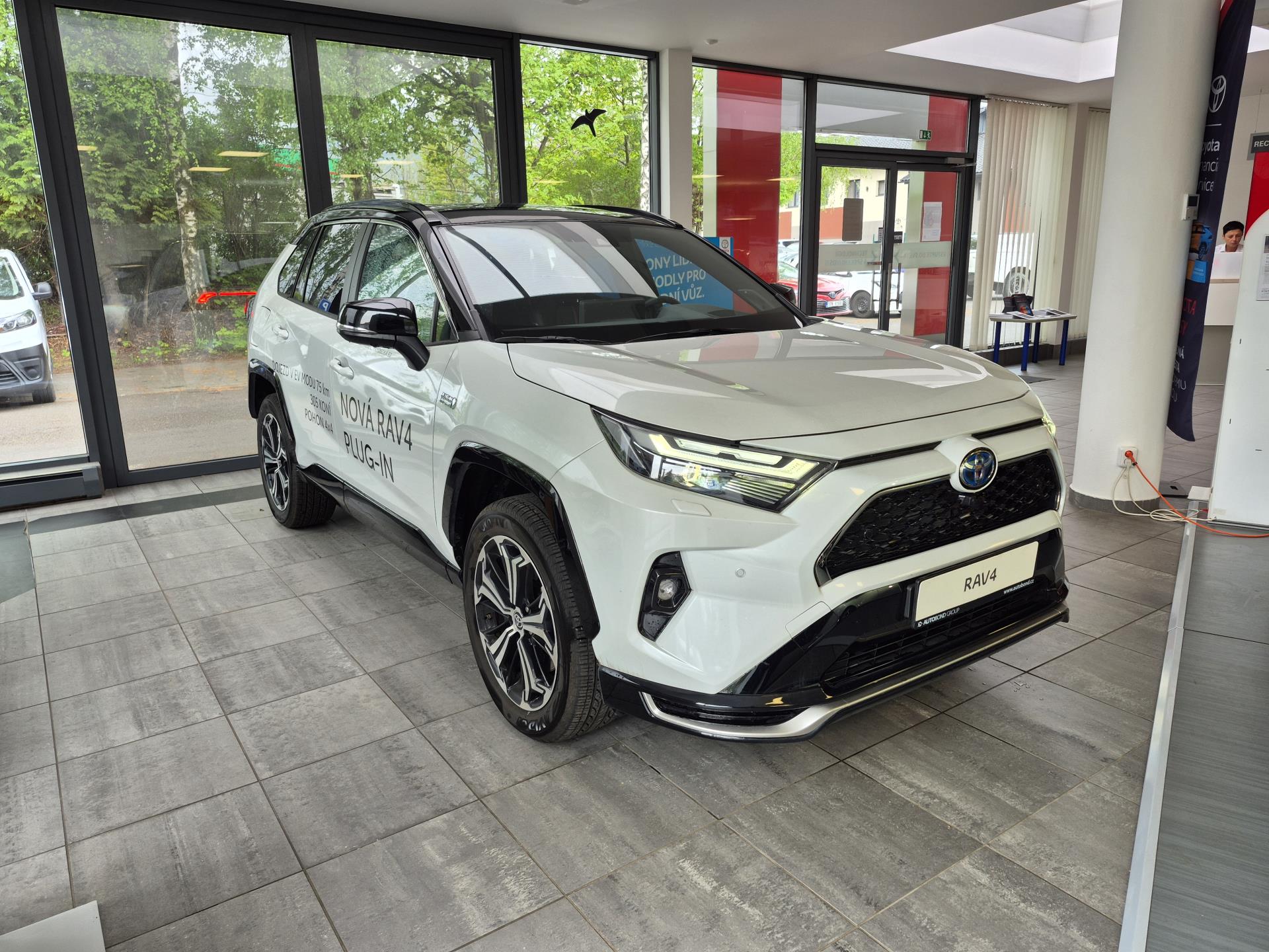 Toyota RAV4 2,5 PLUG IN Hybrid Executive + JBL