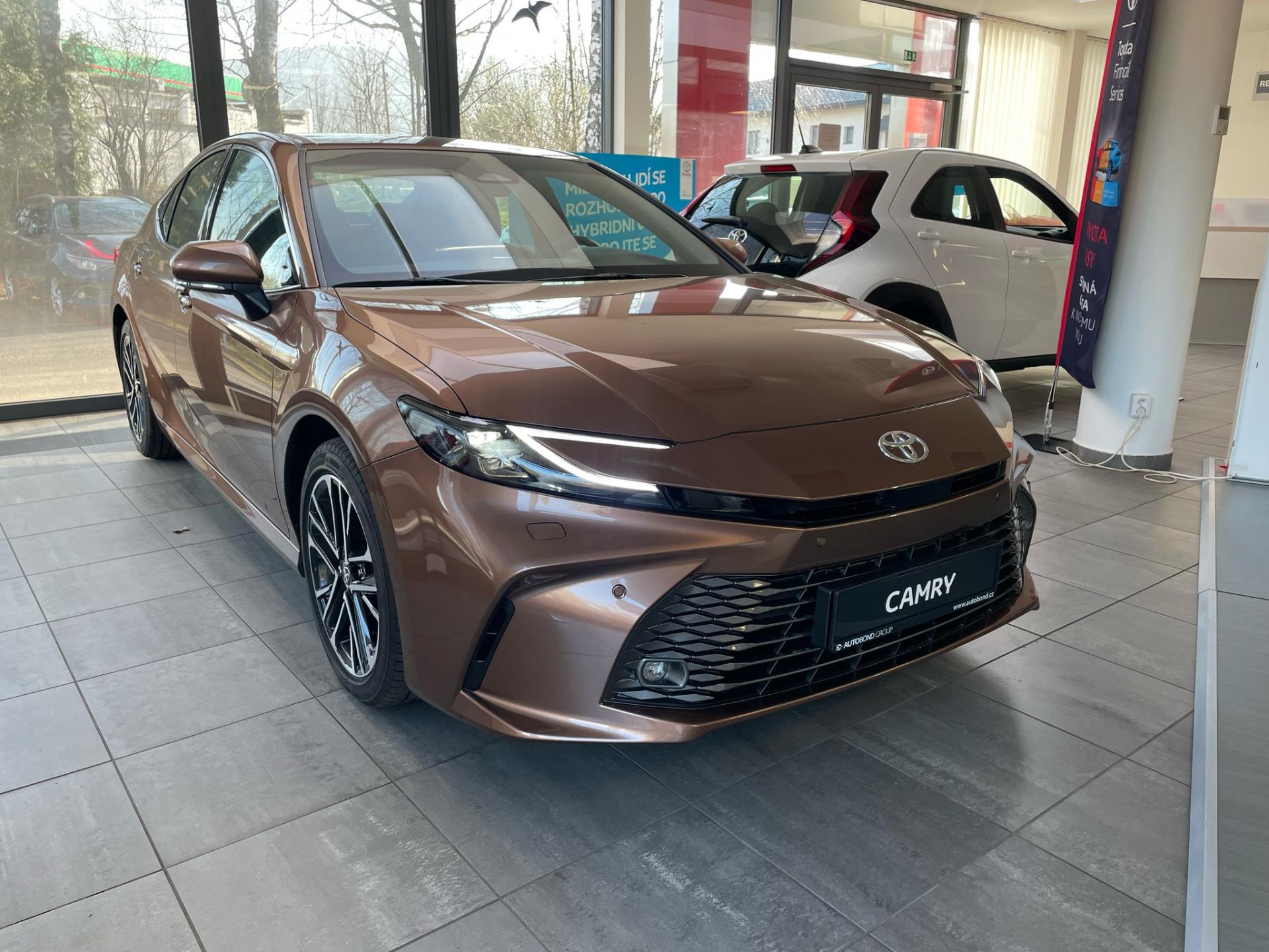 Toyota Camry 2.5 Hybrid (2×4), Prestige
