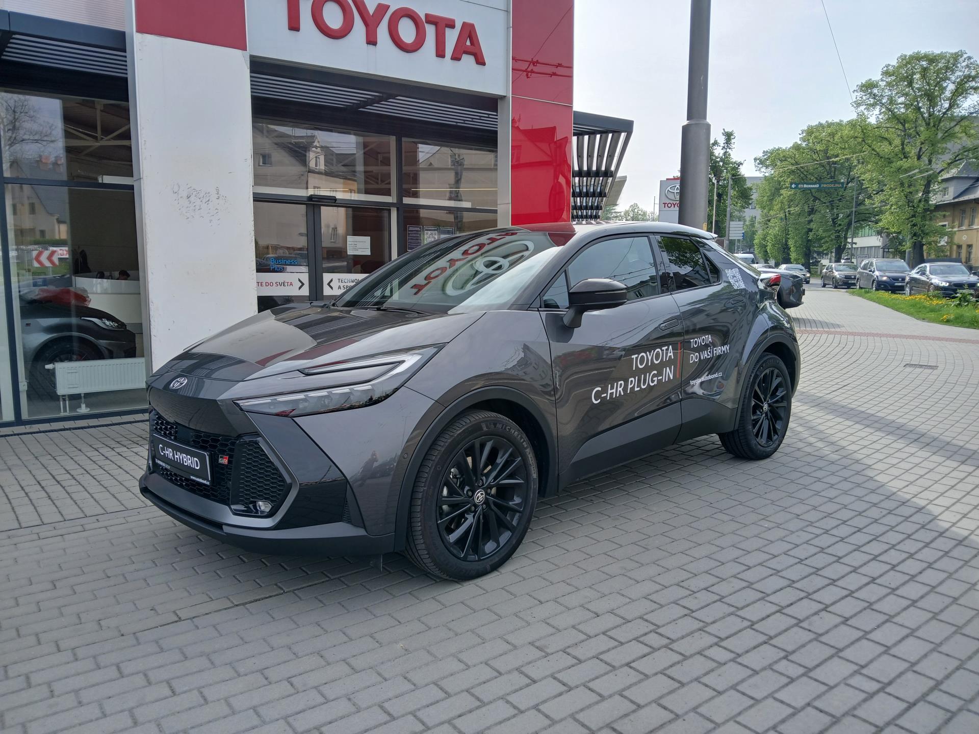 Toyota C-HR 2,0 PHEV 2×4 CVT GR SPORT