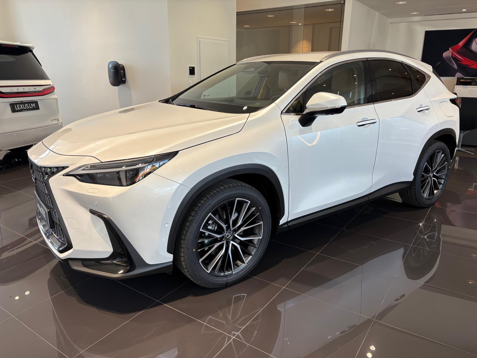 Lexus NX 350h 2,5