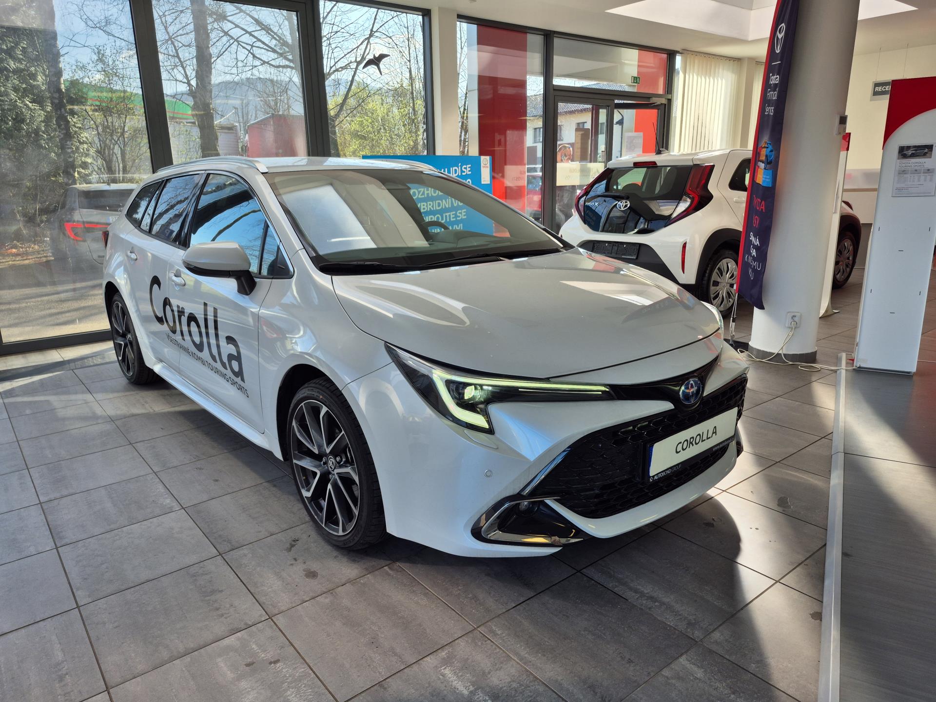 Toyota Corolla 2,0 Hybrid 5.generace Executive