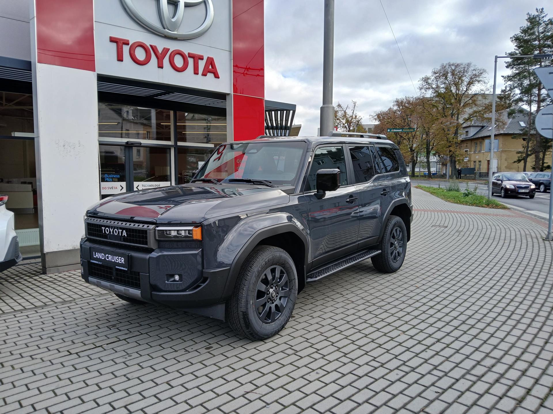 Toyota Land Cruiser 2,8 AT 204 Invincible