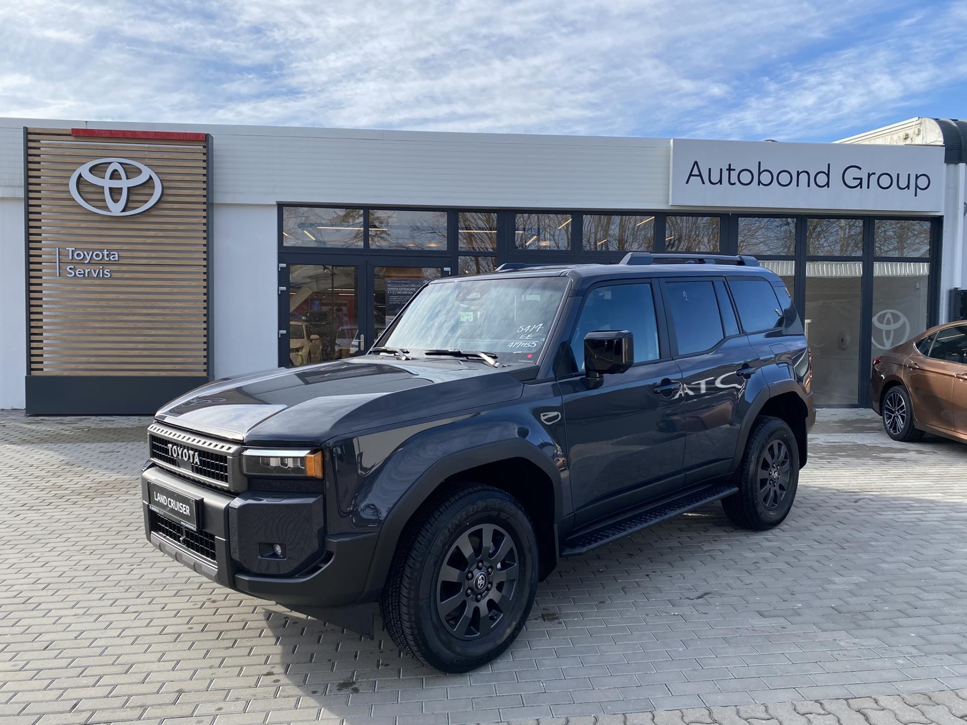 Toyota Land Cruiser 2.8D 8AT (4×4) Invincible + tažné