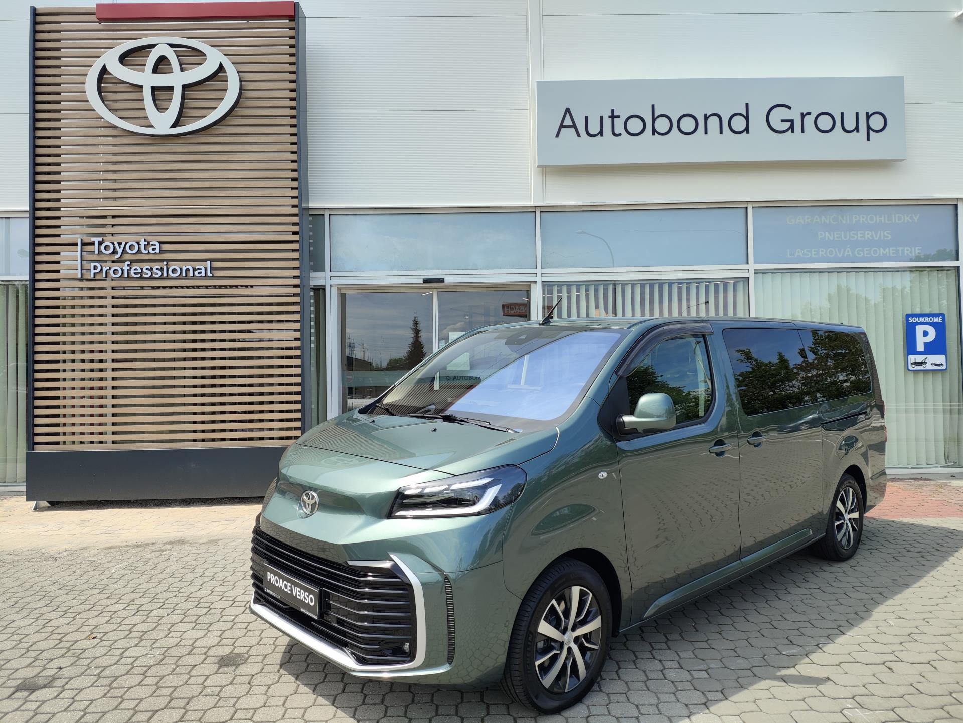 Toyota Proace Verso 2.0D 8AT Family 8S Webasto