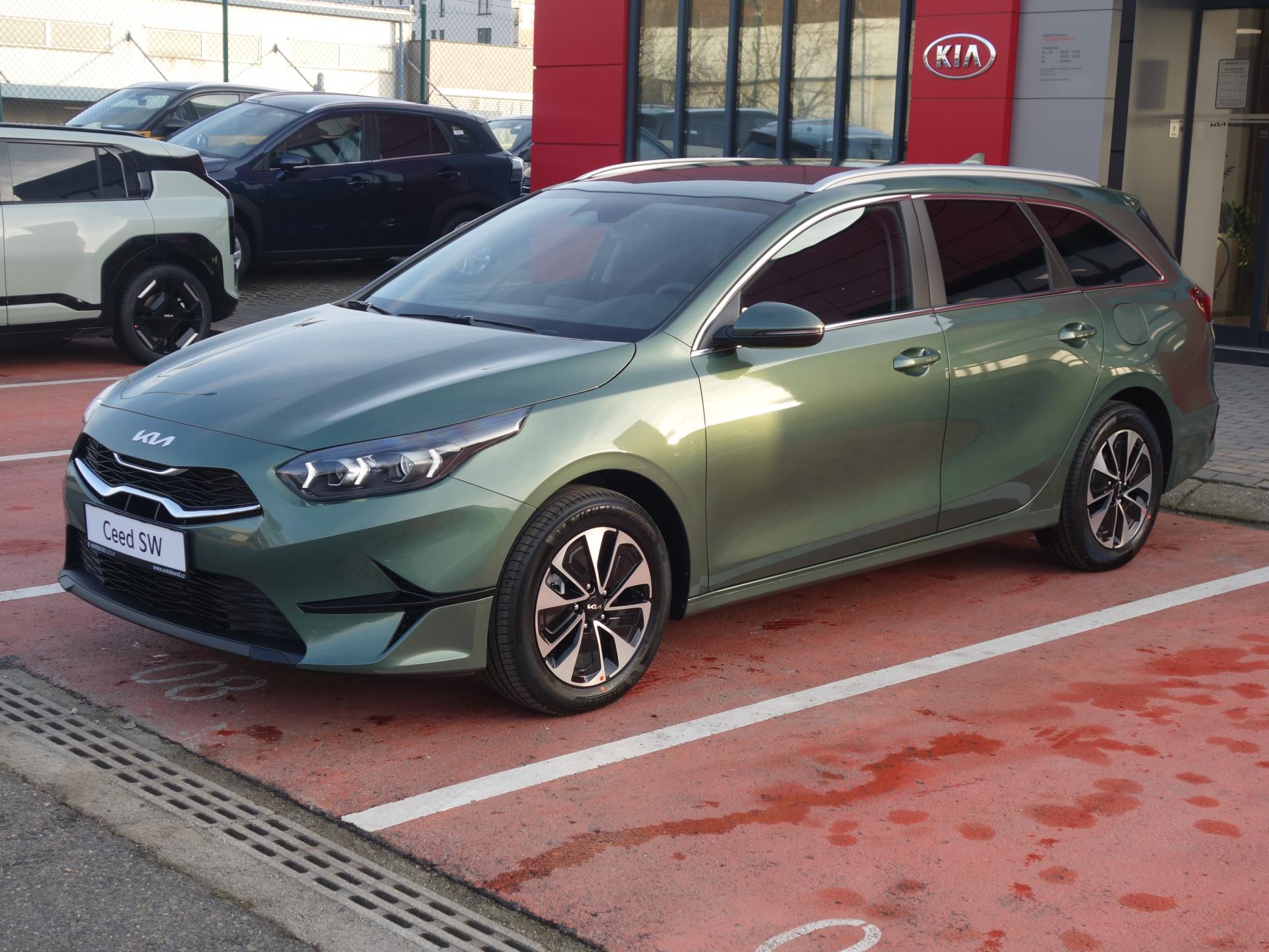 KIA Ceed 1,5 T-GDi GPF 7DCT TOP (2025)