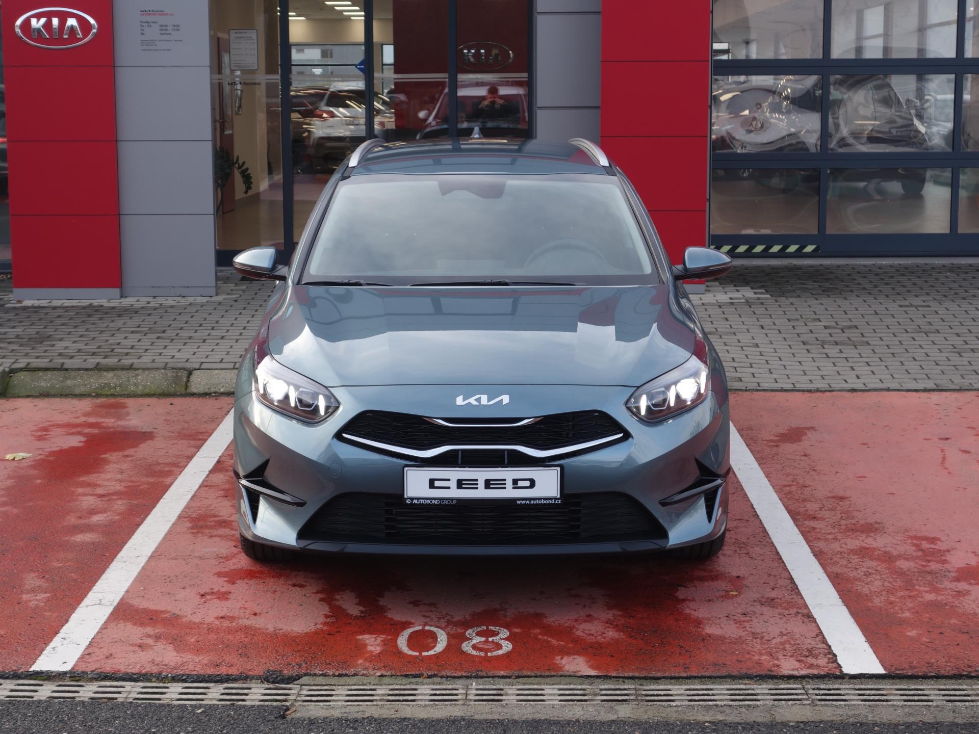 KIA Ceed 1,5 T-GDi GPF 7DCT TOP (2025)