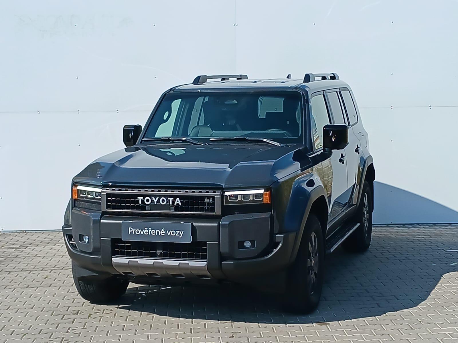 Toyota Land Cruiser 2,8L Invincible 4X4 AT