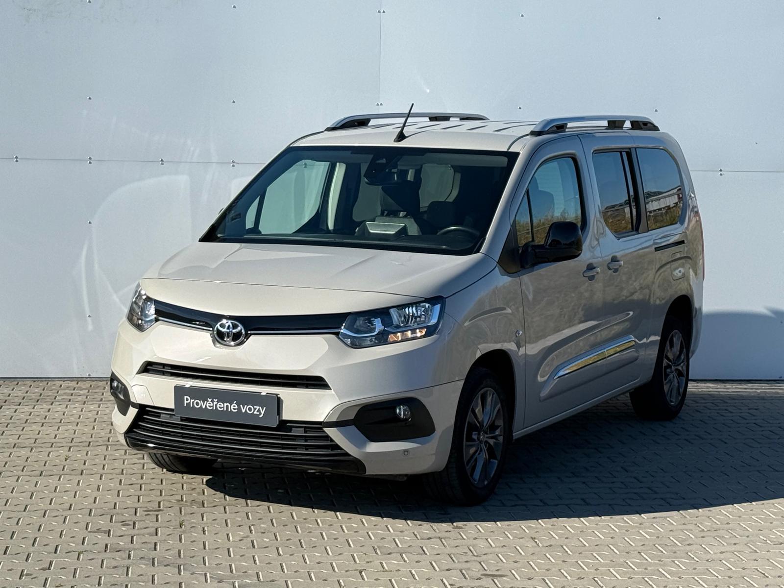 Toyota Proace City Verso 1.2 T 8AT Family