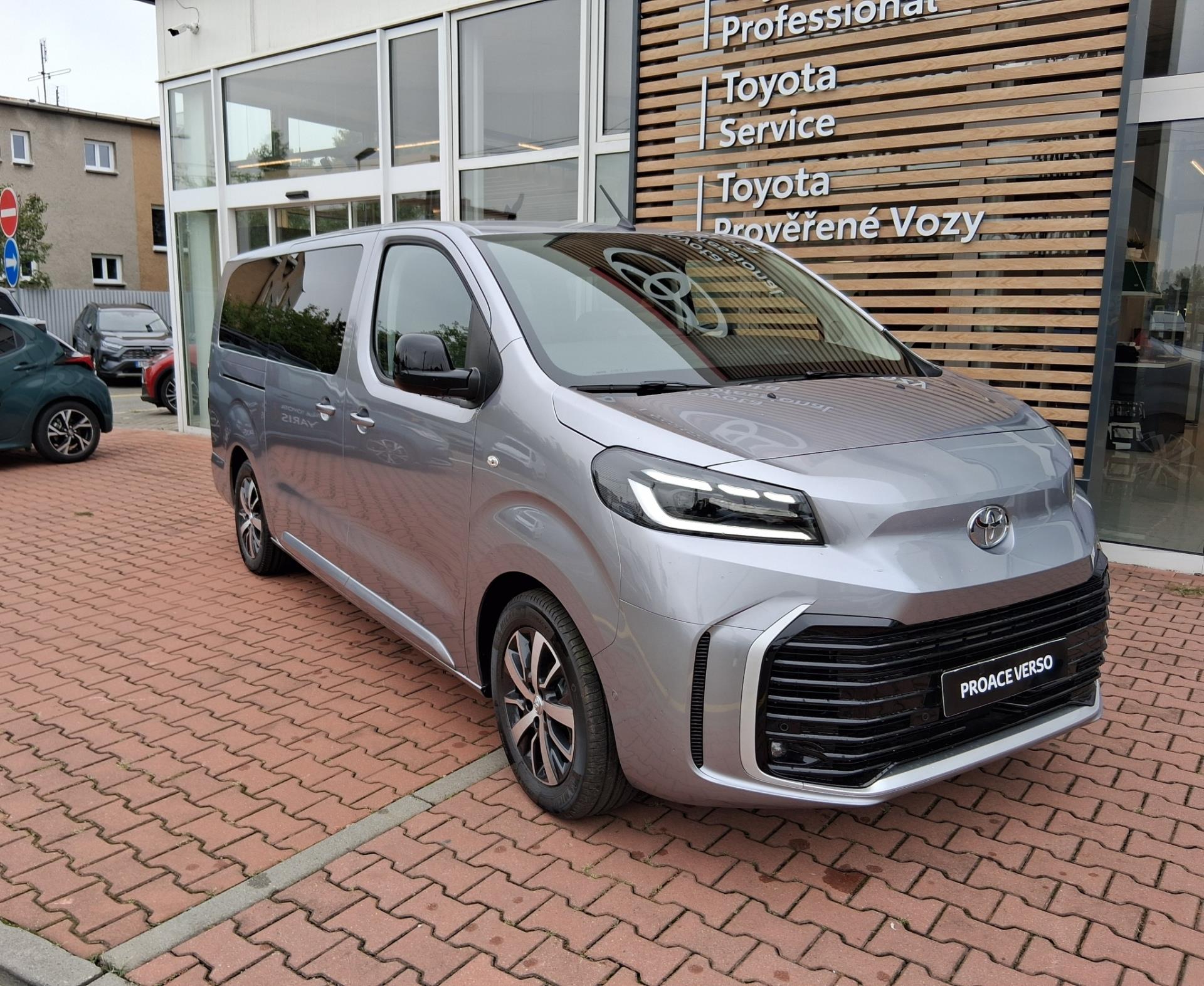 Toyota Proace Verso 2,0D  177K FAMILY + WEBASTO 8 MÍST