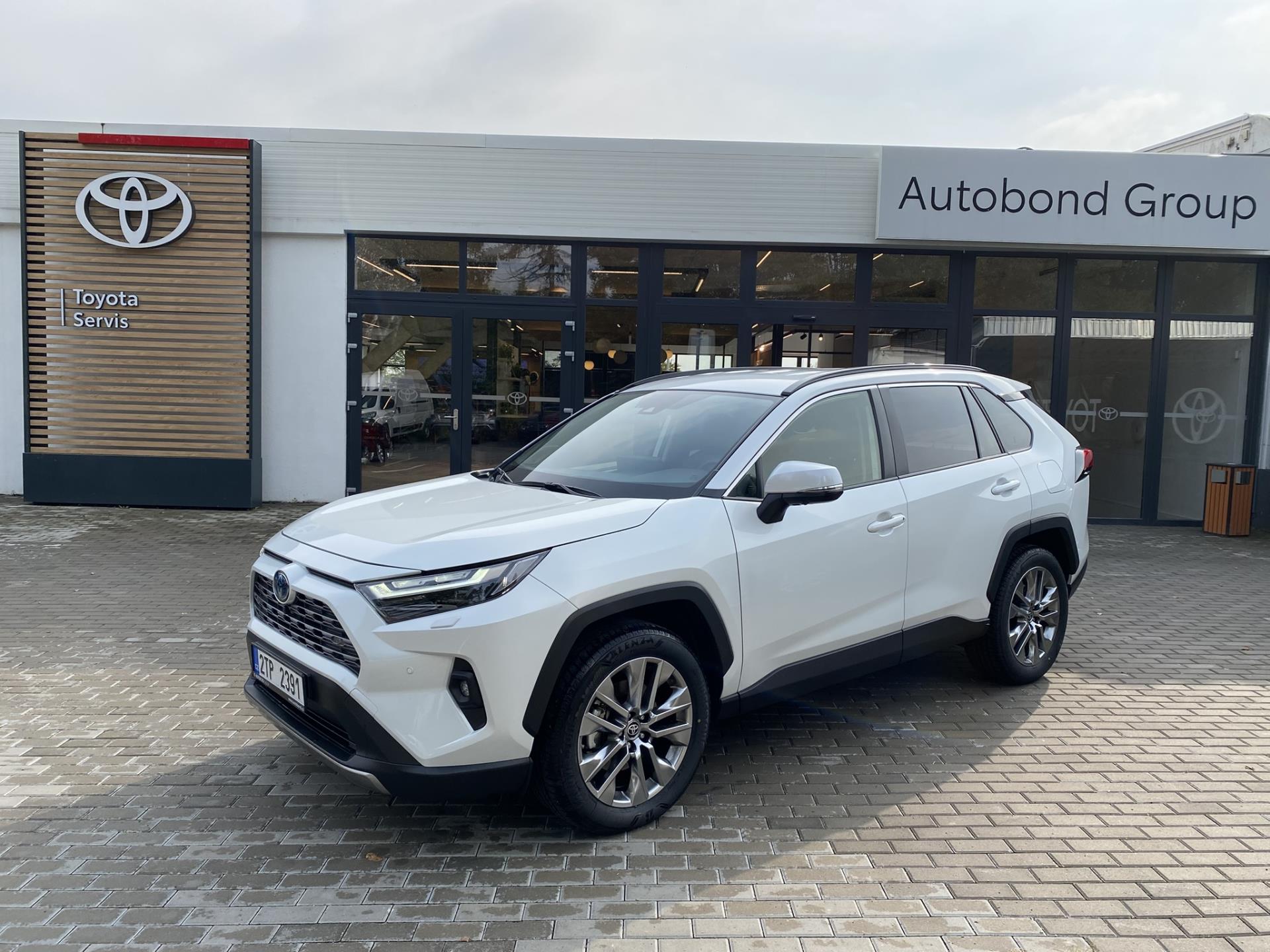 Toyota RAV4 2.5 HEV 4×4 Executive JBL + tažné