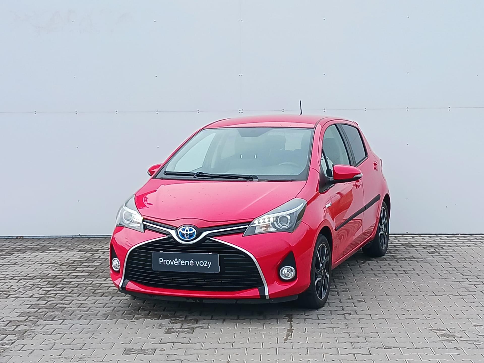 Toyota Yaris 1,5 HSD Red&Black AT