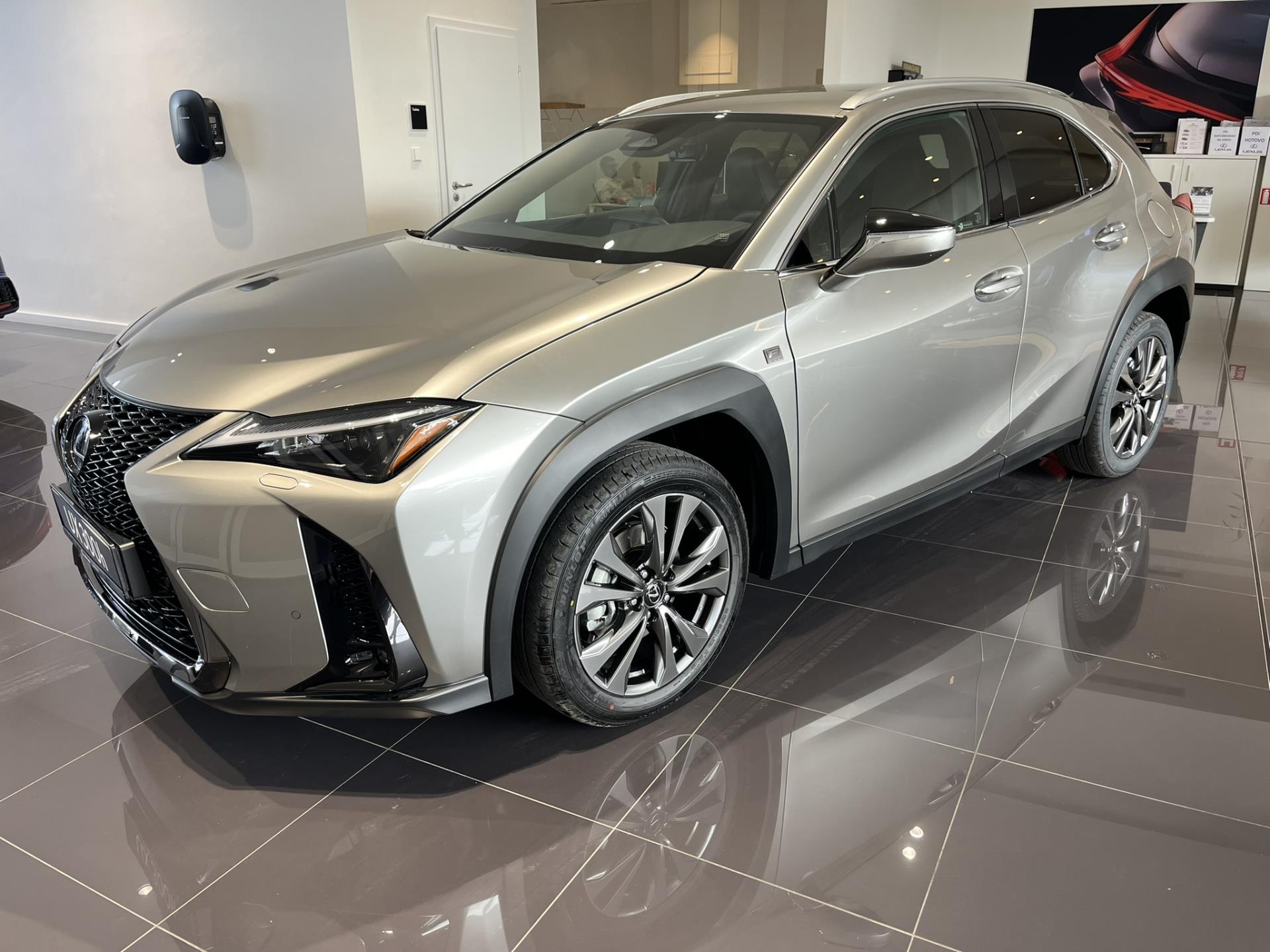Lexus UX 300h F SPORT DESIGN
