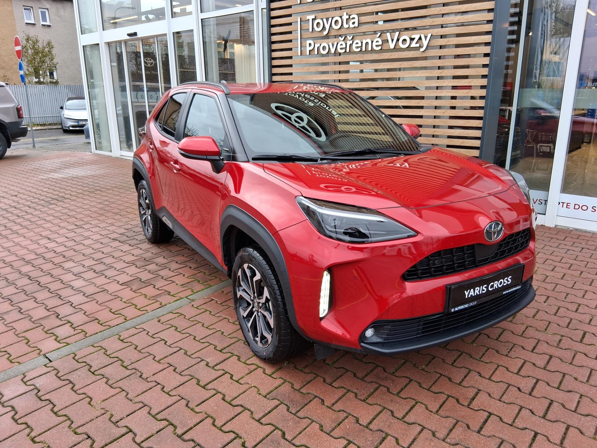 Toyota Yaris Cross 1,5 HEV 130K 4X2 STYLE + TAŽNÉ ZAŘÍZENÍ+ZIMNÍ KOMPLETY ZDARMA