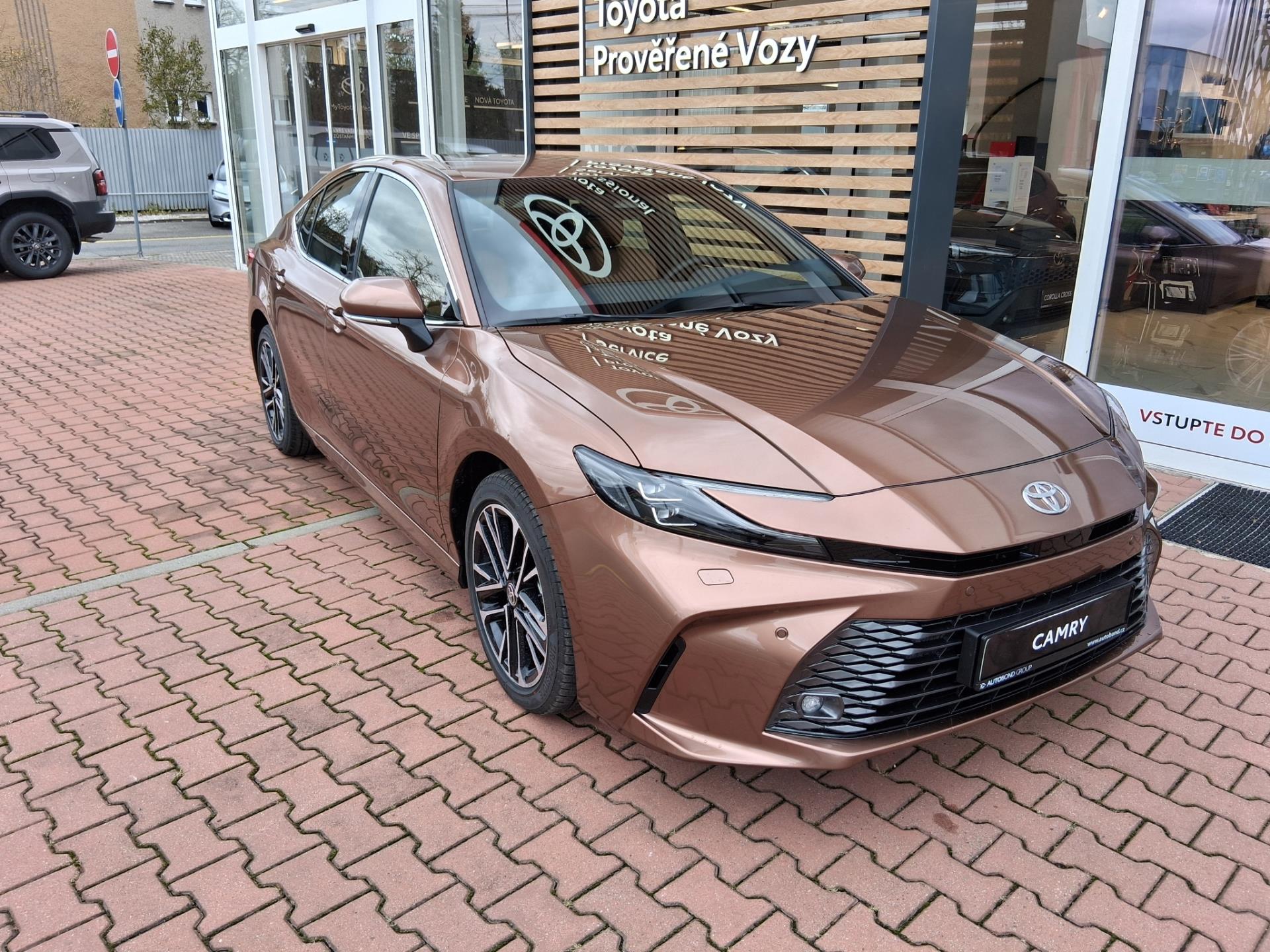 Toyota Camry 2,5 HEV 230K PRESTIGE