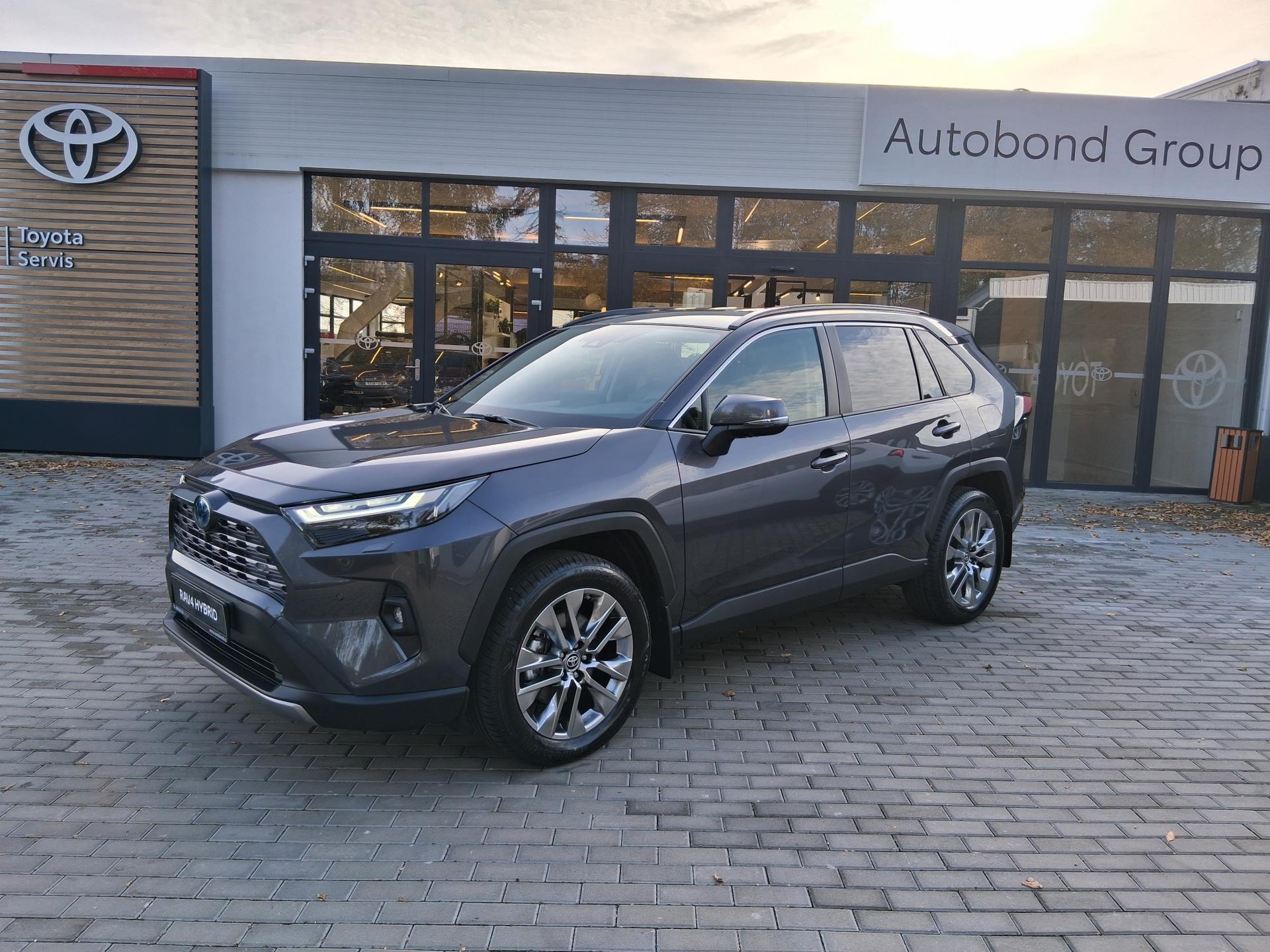Toyota RAV4 2.5 HEV Executive + tažné zař.