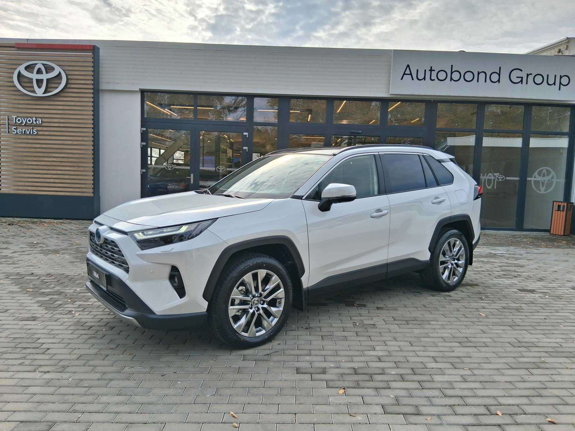 Toyota RAV4 2.5  HEV Executive Skyview JBL tažné