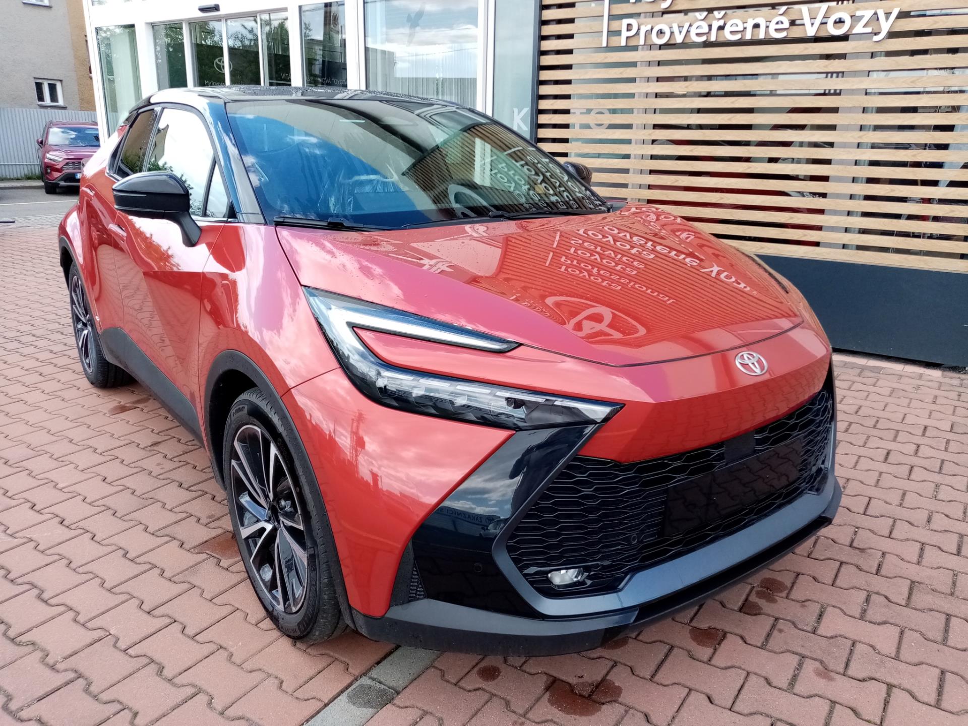 Toyota C-HR 2.0 HEV 4×4 EXECUTIVE