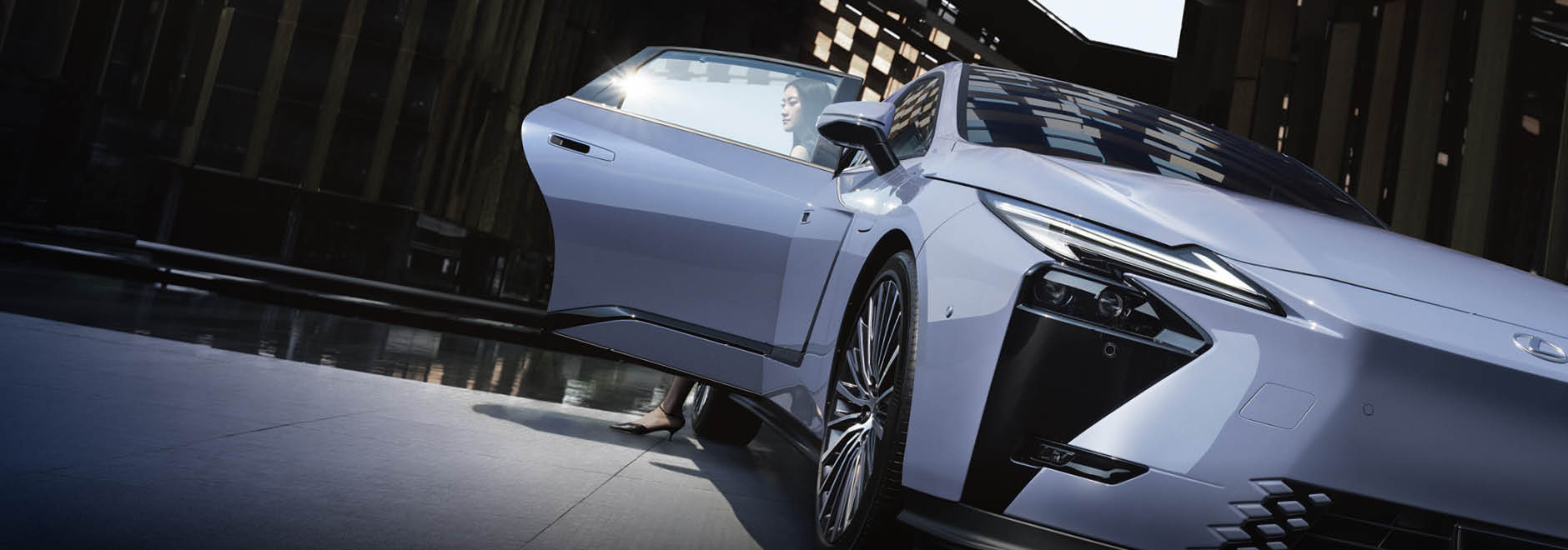 Jen jeden den 8.12. v Lexus Ostrava