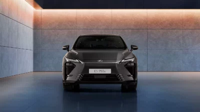 JEN JEDEN DEN 8.12. – Ostravská premiéra nového Lexus ES