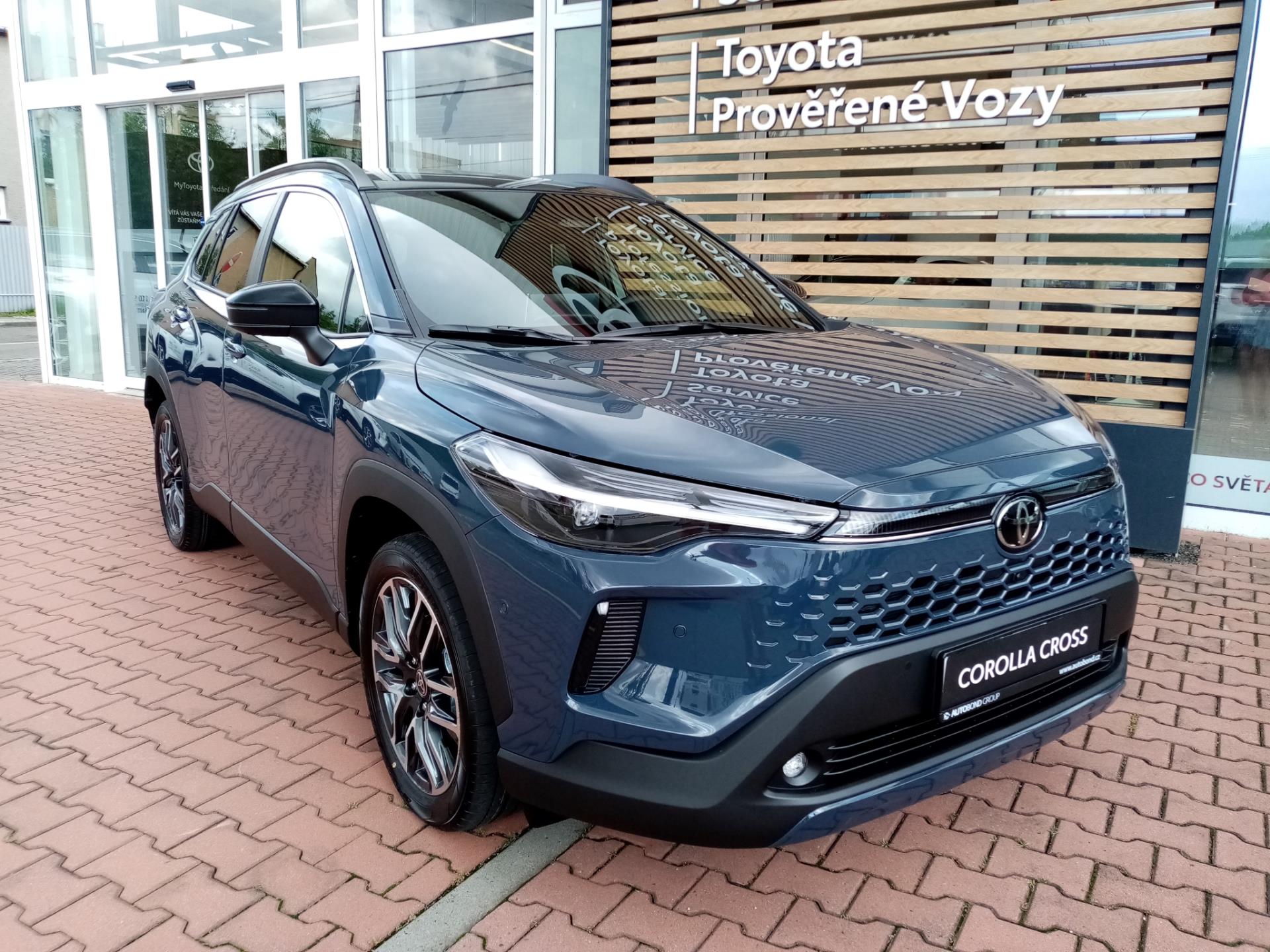 Toyota Corolla Cross 2,0 HEV 4×2 EXECUTIVE + SKYVIEW