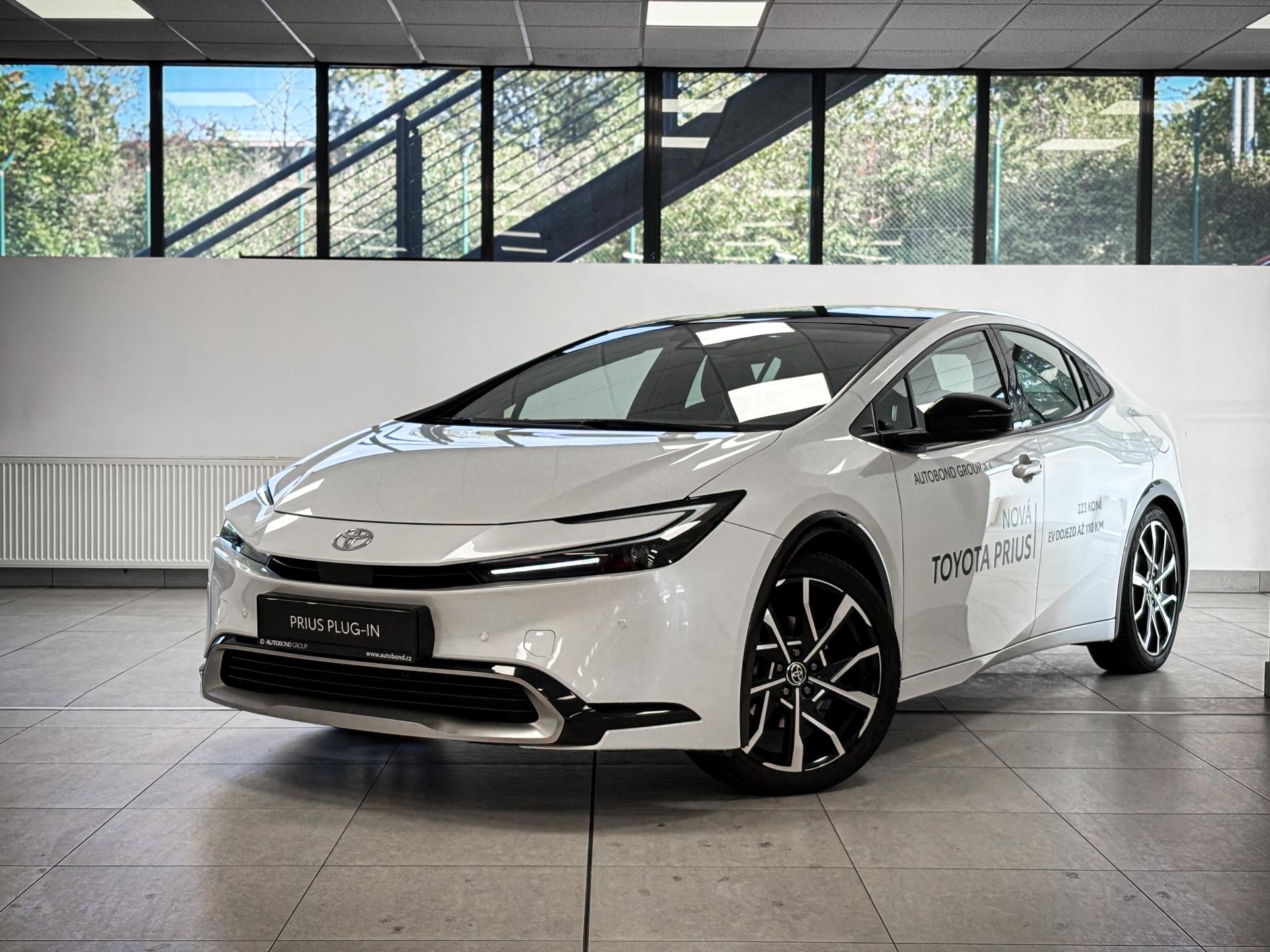 Toyota Prius 2.0 Plug-in Hybrid Prestige Skyview