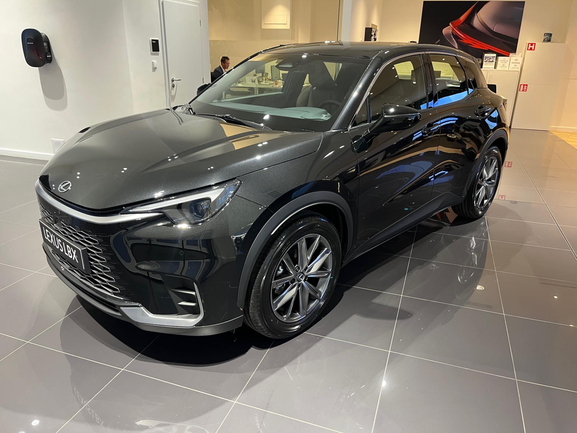 Lexus LBX  Elegant Tech