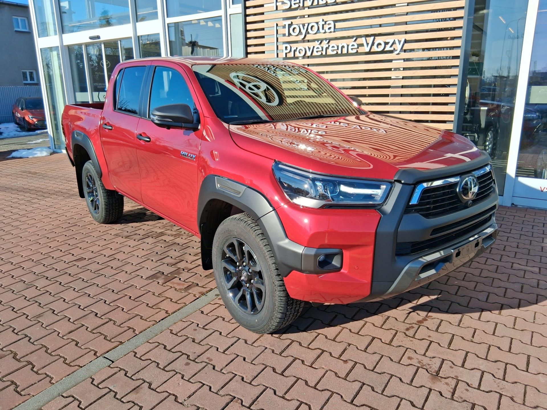 Toyota Hilux 2,8D-4D 205K INVINCIBLE