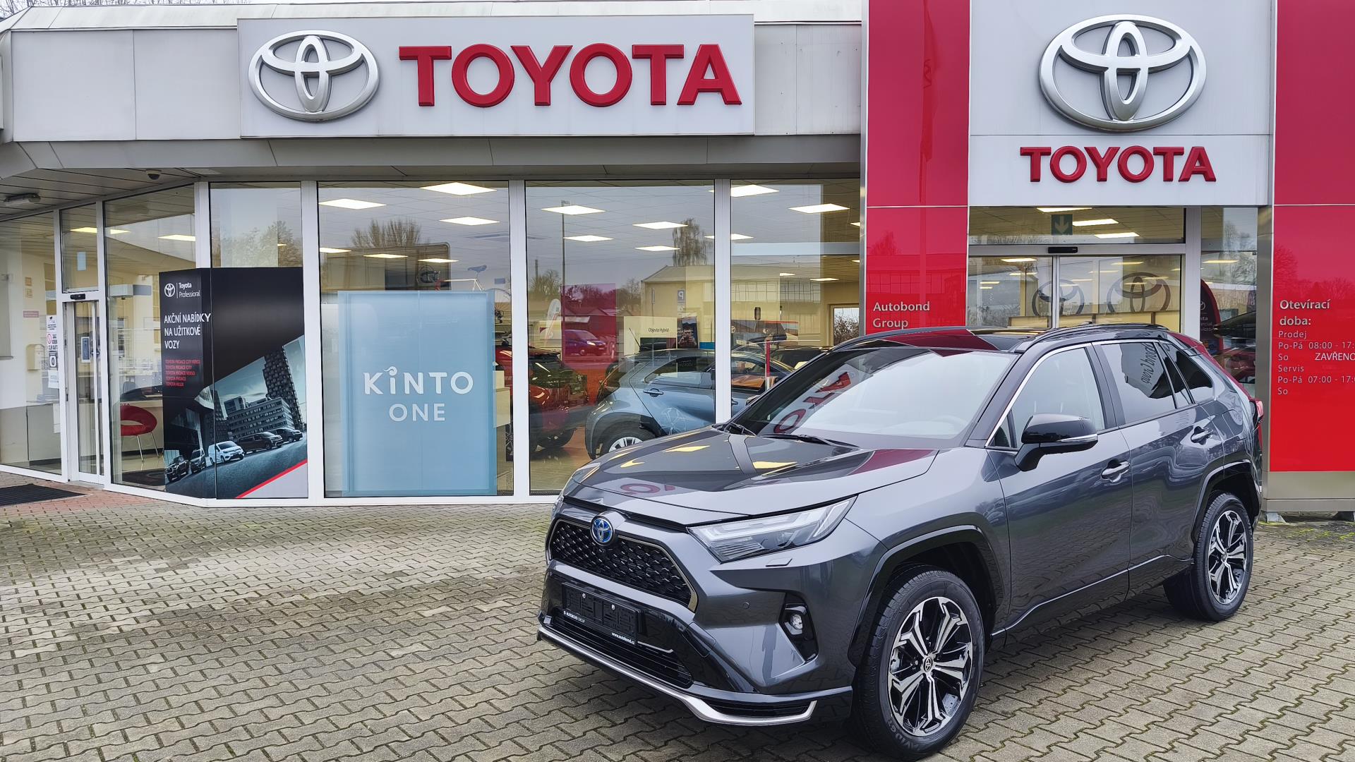 Toyota RAV4 2.5  PHEV EXECUTIVE + TAŽNÉ ZAŘÍZENÍ ODNÍMATELNÉ
