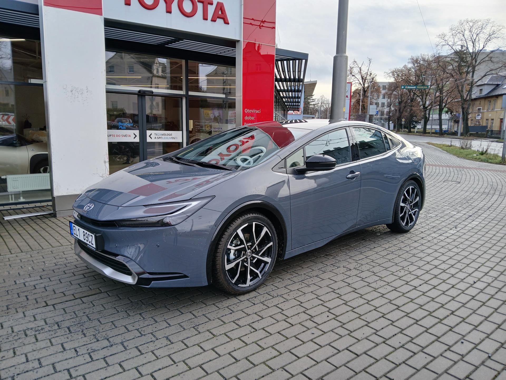 Toyota Prius Plug-in 2.0L PHEV Executive