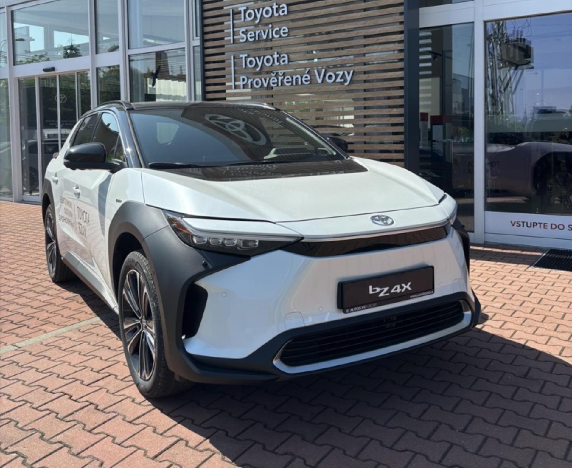 Toyota bZ4X Electric Motor 150kW 204 1AT 4×2 EXECUTIVE