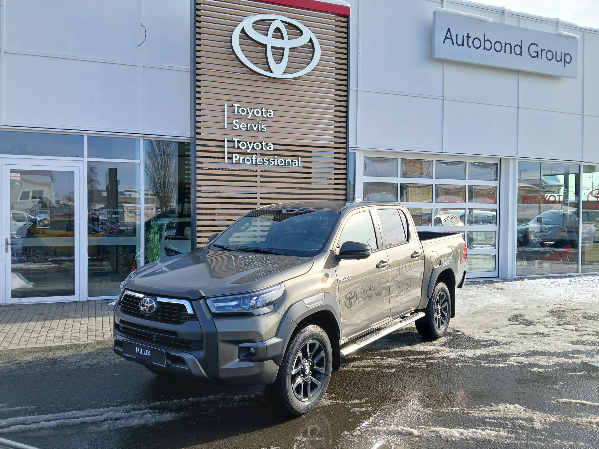 Toyota Hilux 2,8 DIESEL 6 MT