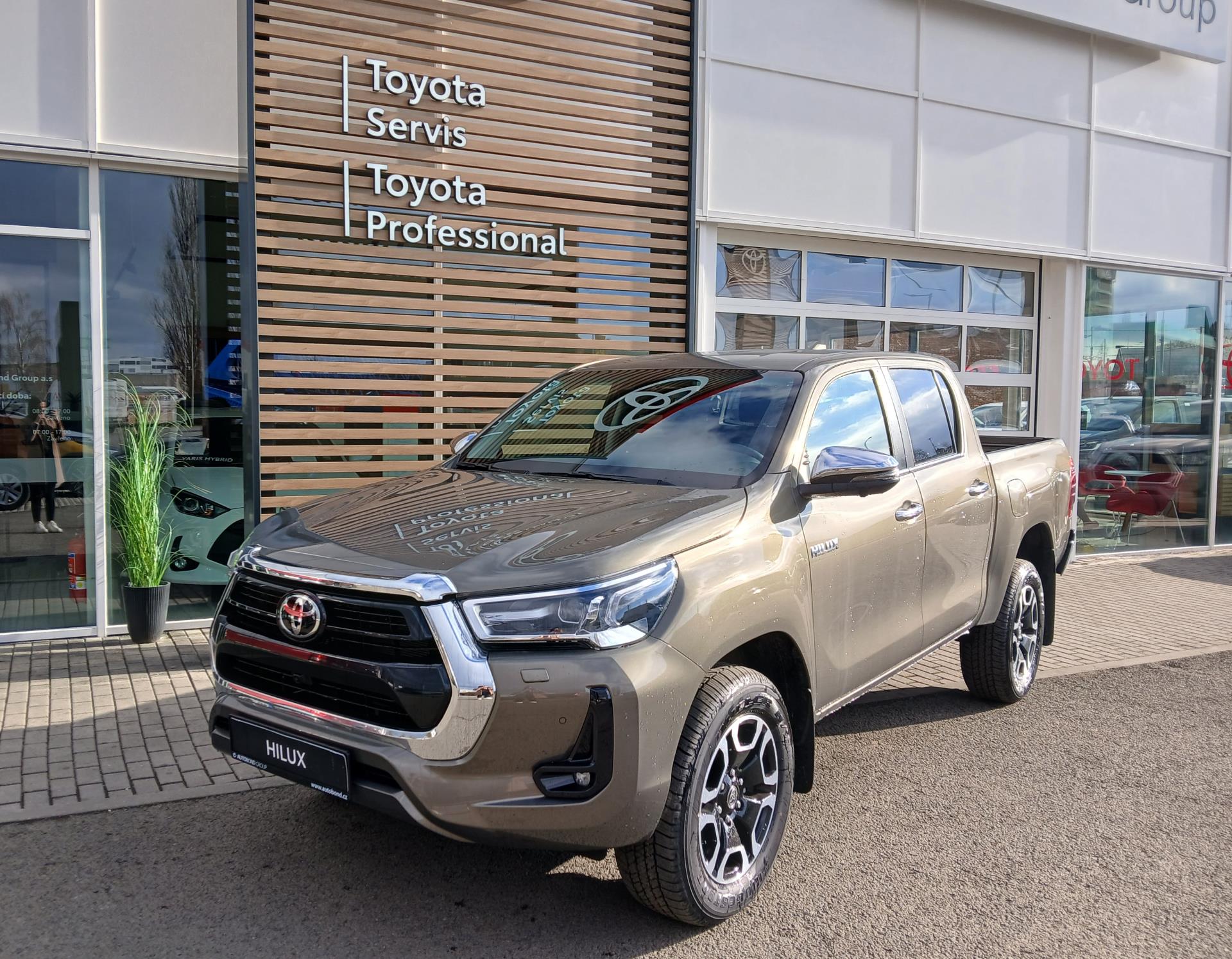 Toyota Hilux 2.8 D 6st. Automat Executive