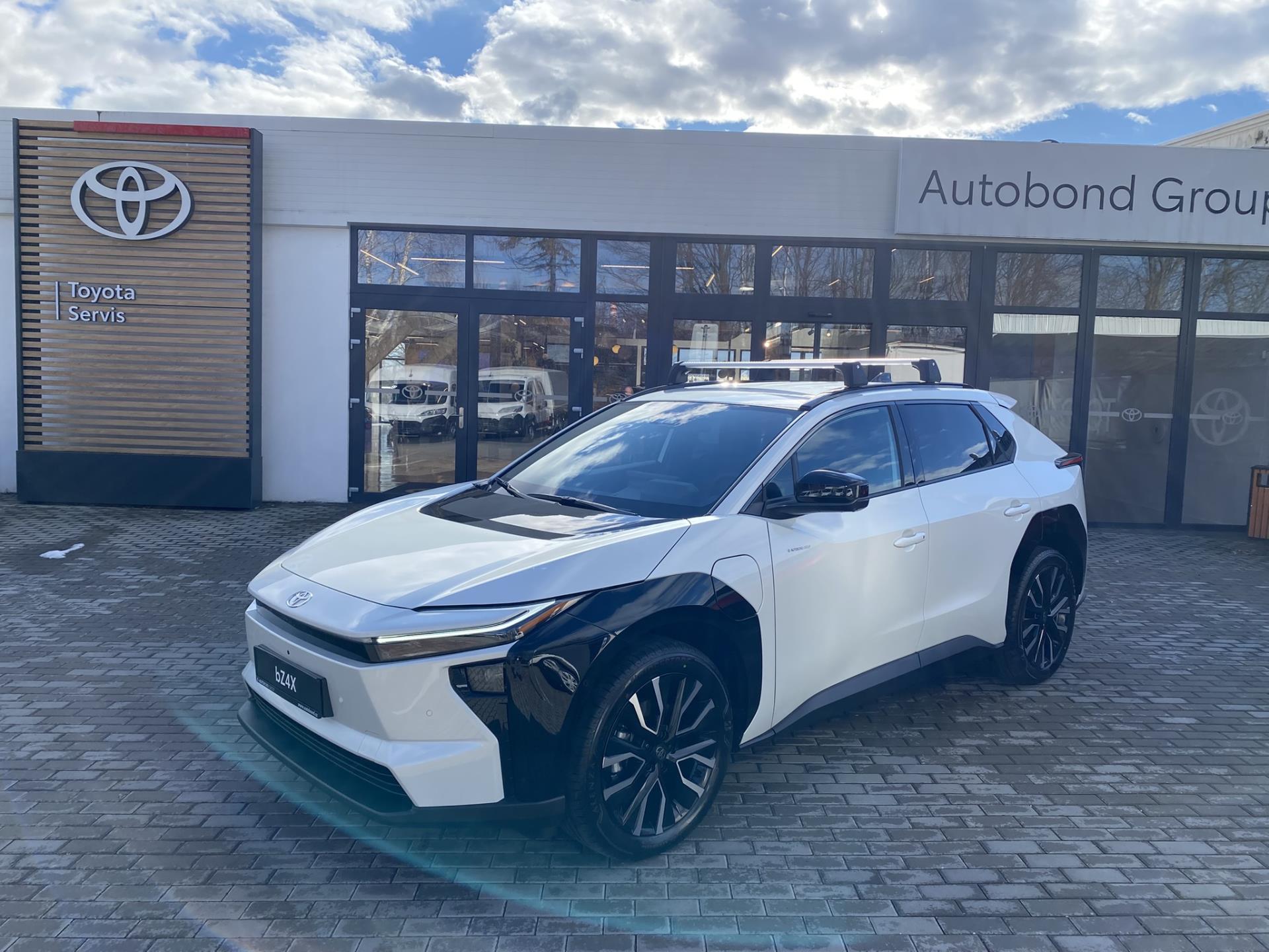 Toyota bZ4X 4×4 343k Executive + tažné zař.