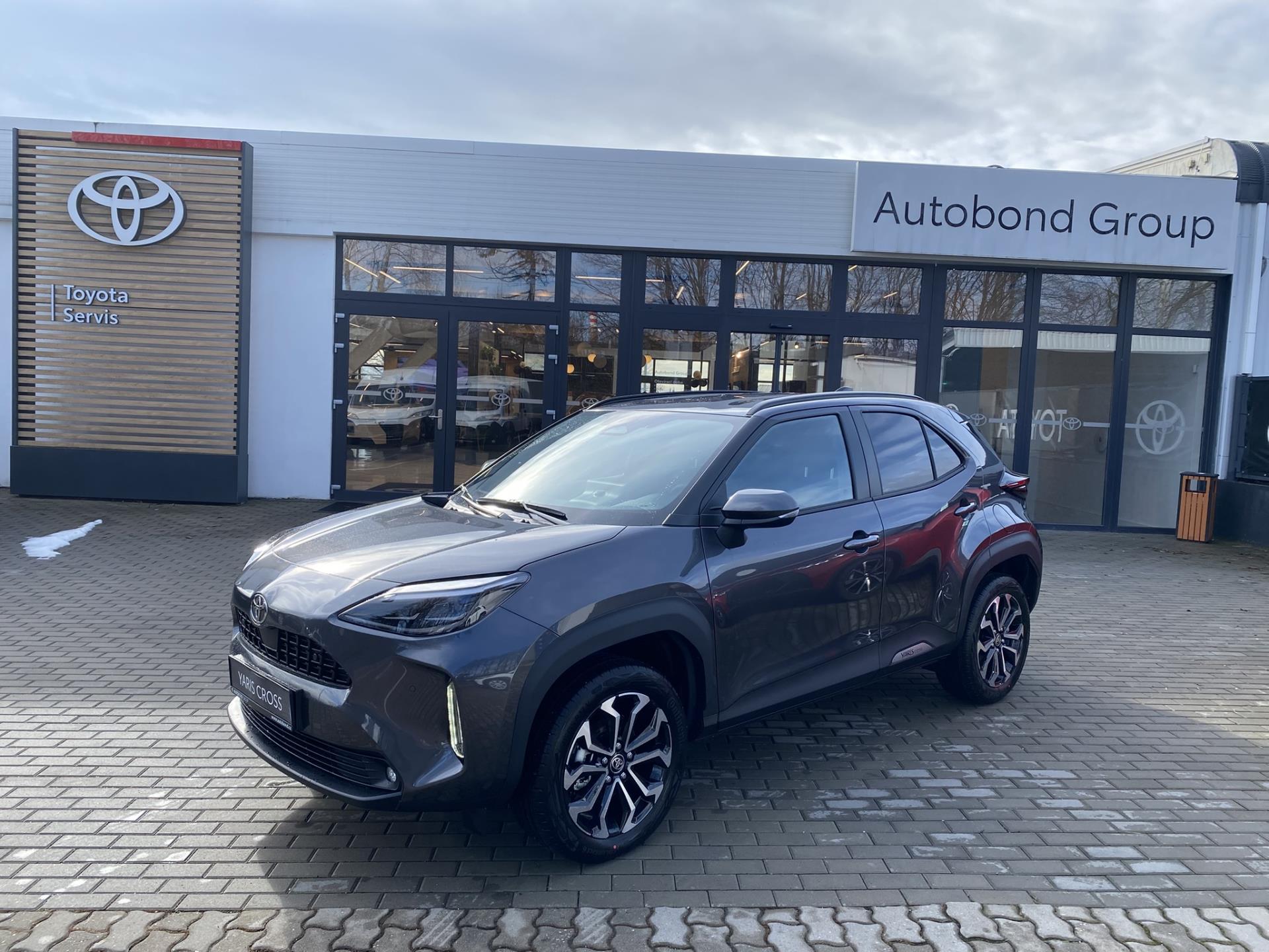 Toyota Yaris Cross 1.5 HEV 4×4 STYLE + tažné