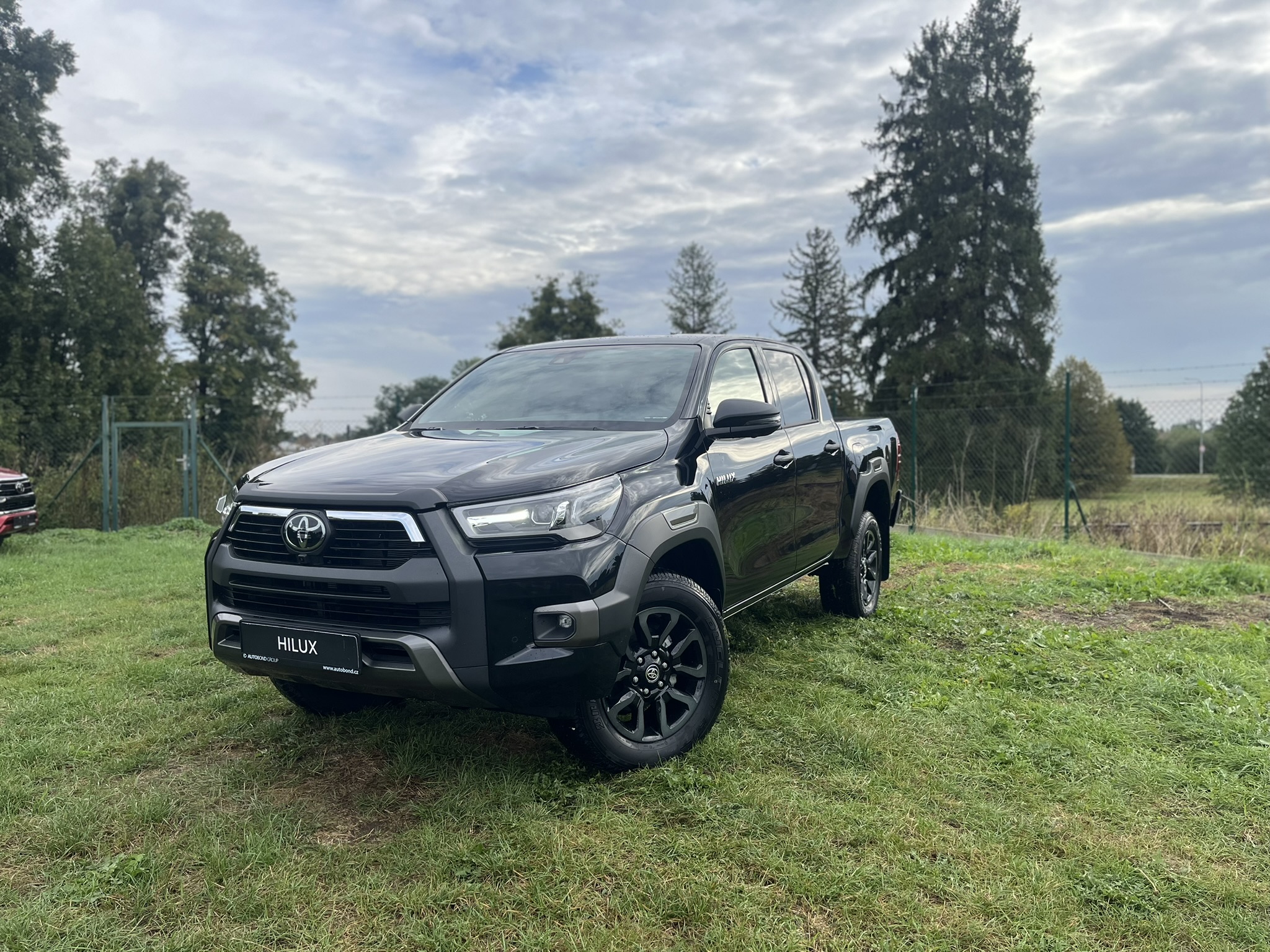 Toyota Hilux 2.8 D 6st. automat Invincible