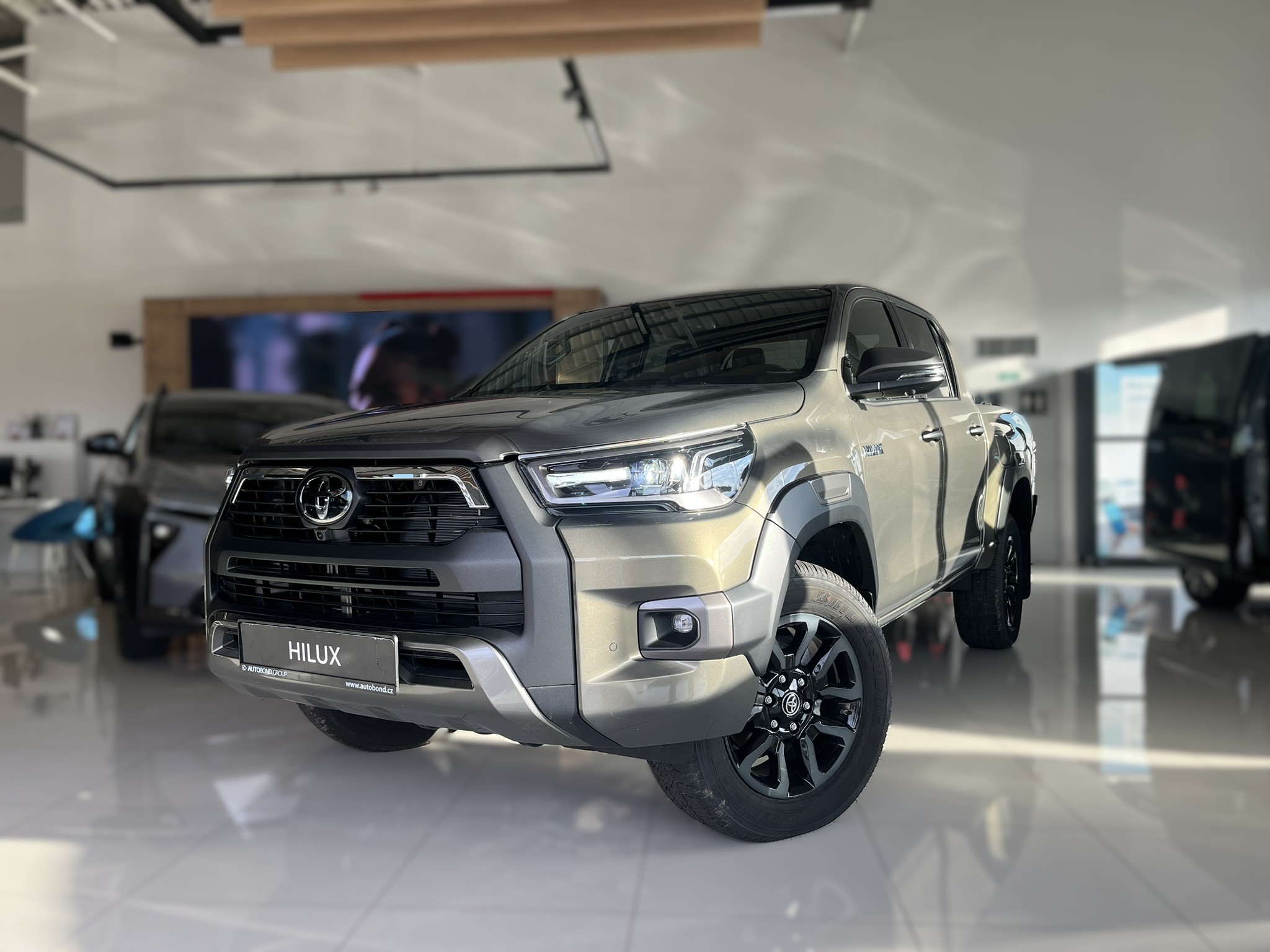 Toyota Hilux 2.8D 6AT Invincible | TAŽNÉ | skladem