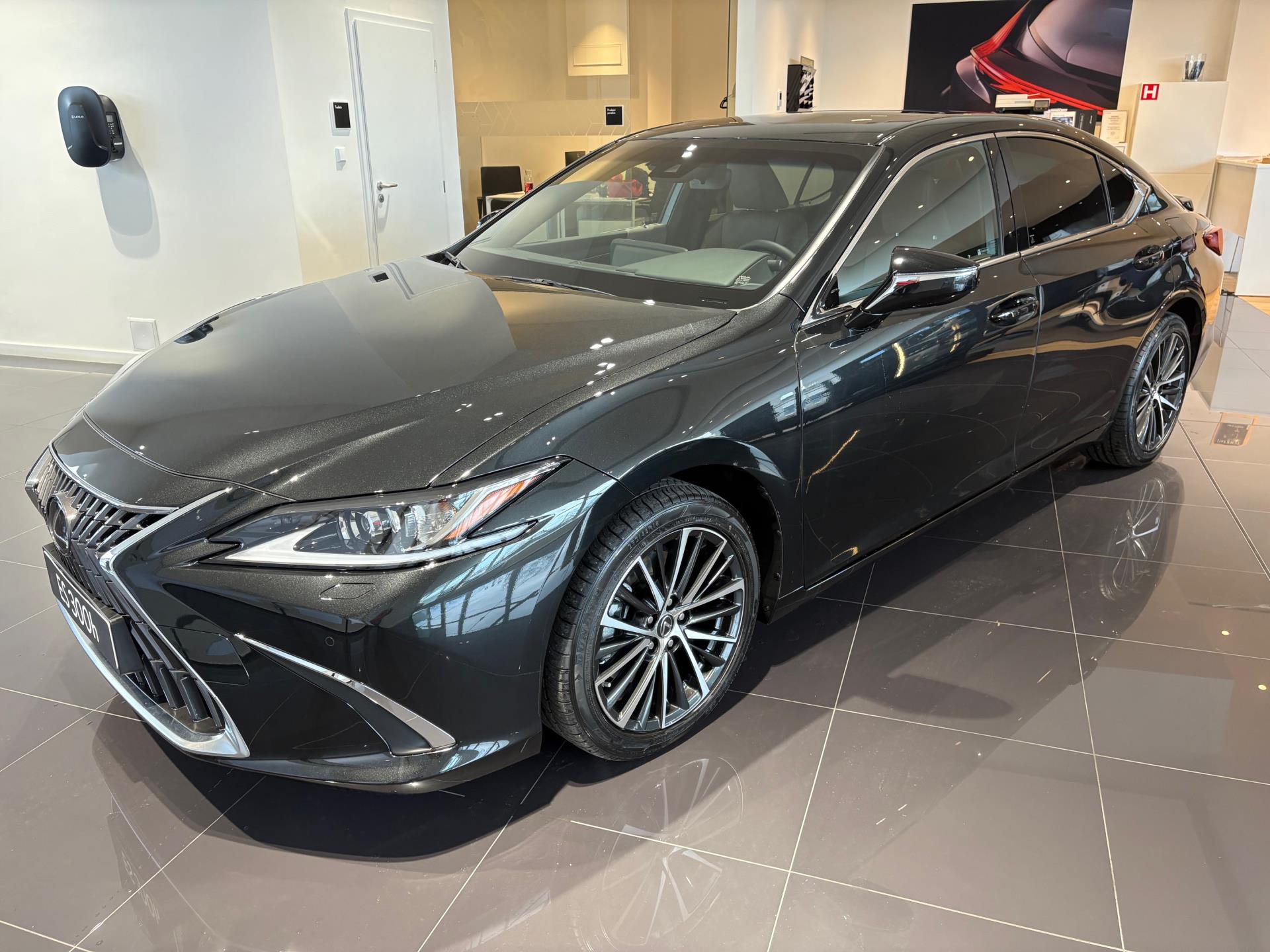 Lexus ES 300h Business Edition