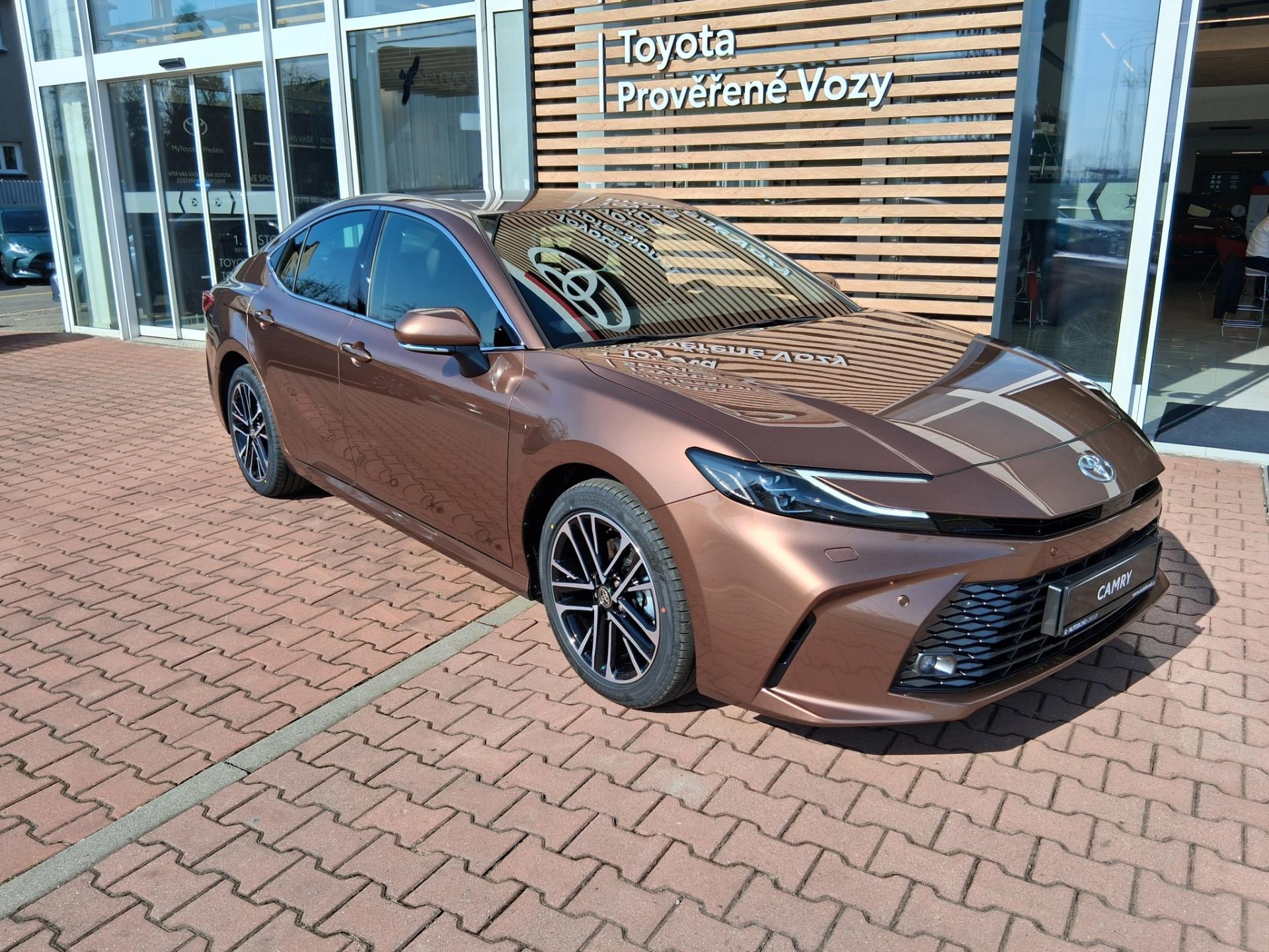 Toyota Camry 2,5 HEV PRESTIGE