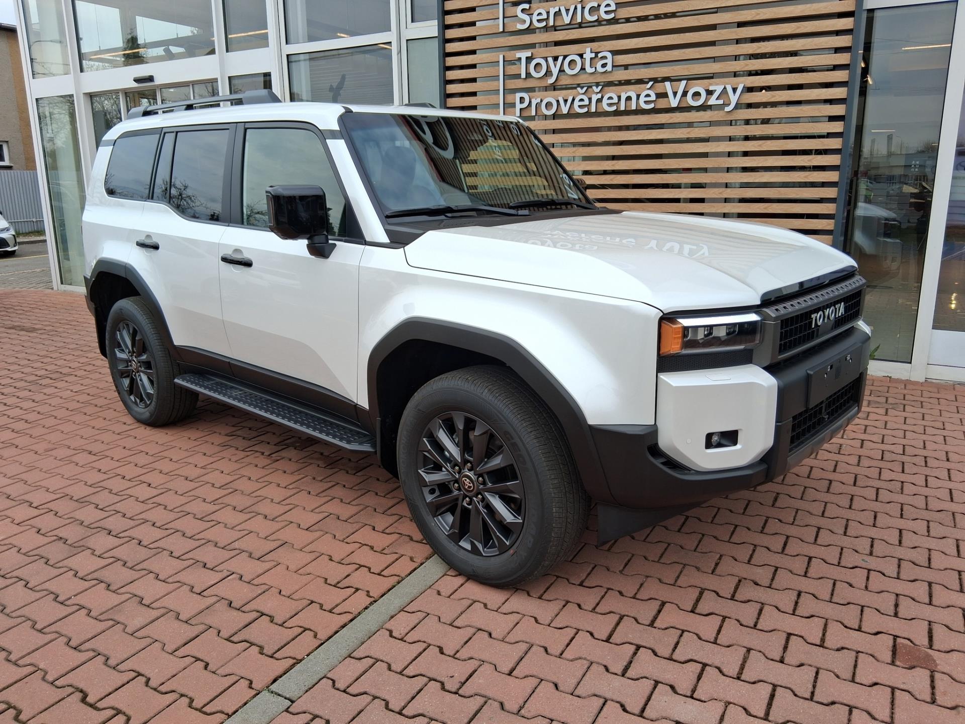 Toyota Land Cruiser 2,8 MHEV EXECUTIVE + SKYVIEW