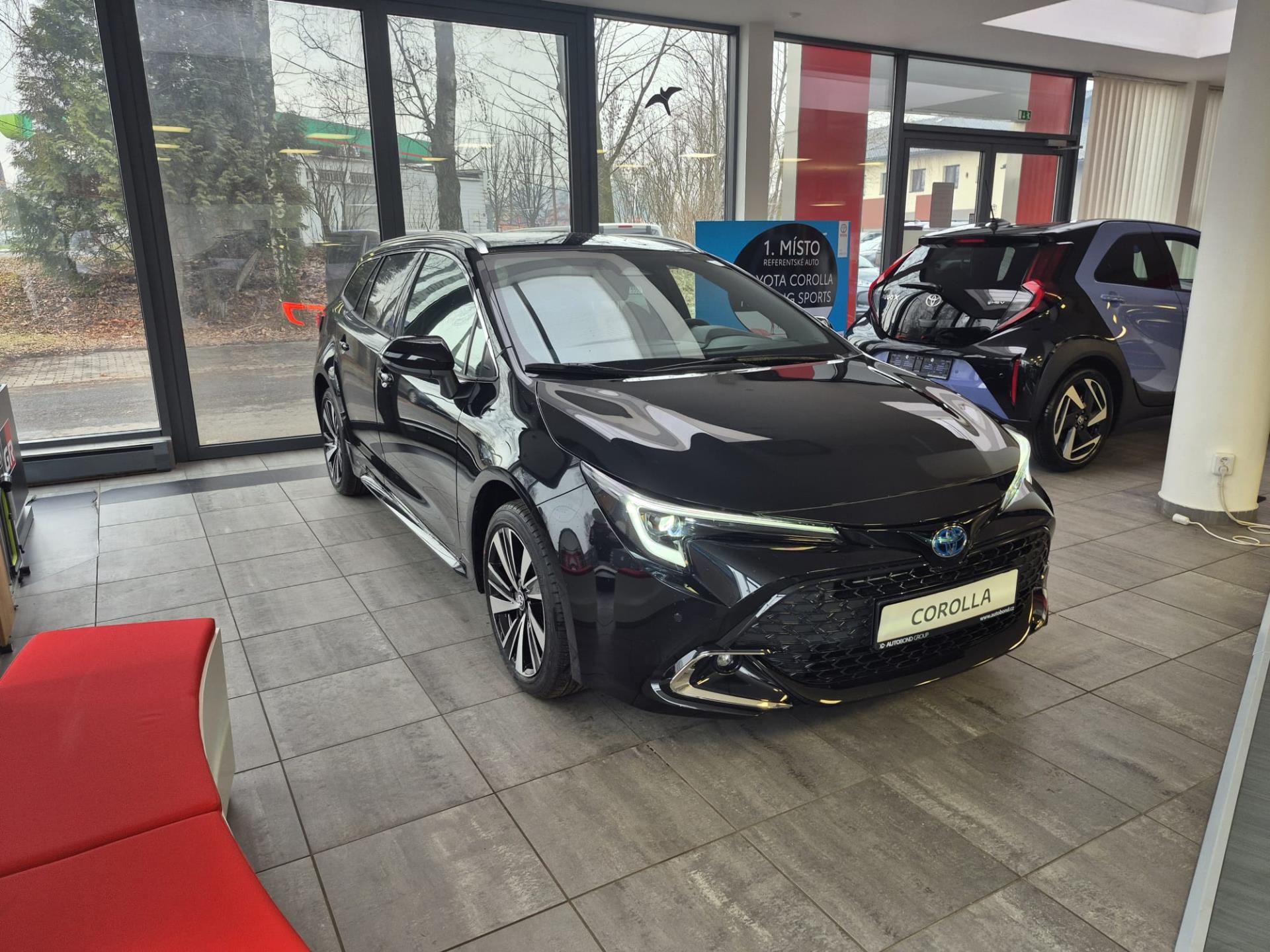 Toyota Corolla Style 1.8 Hybrid (140 k)