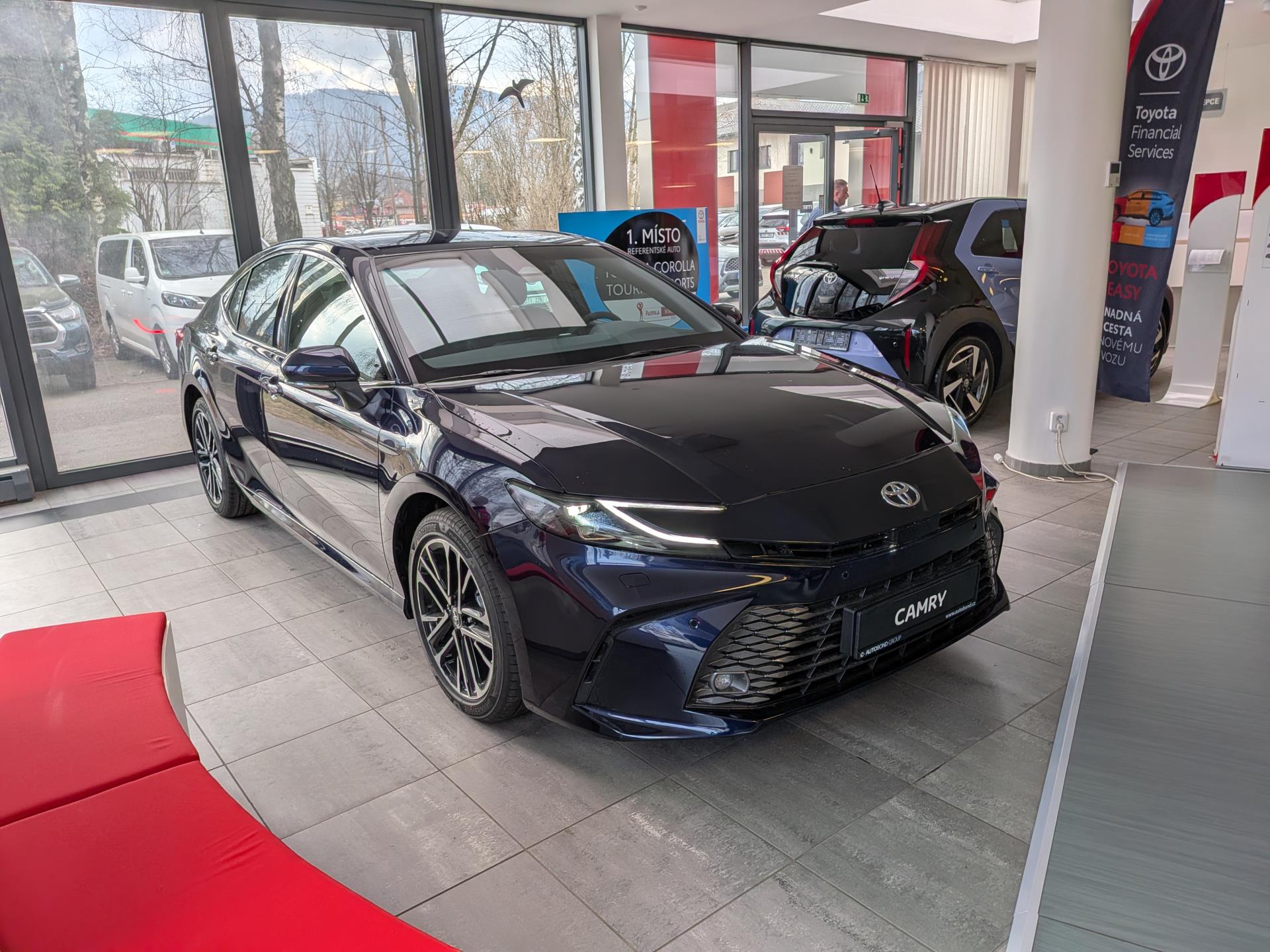 Toyota Camry Prestige 2.5 Hybrid (230 k)