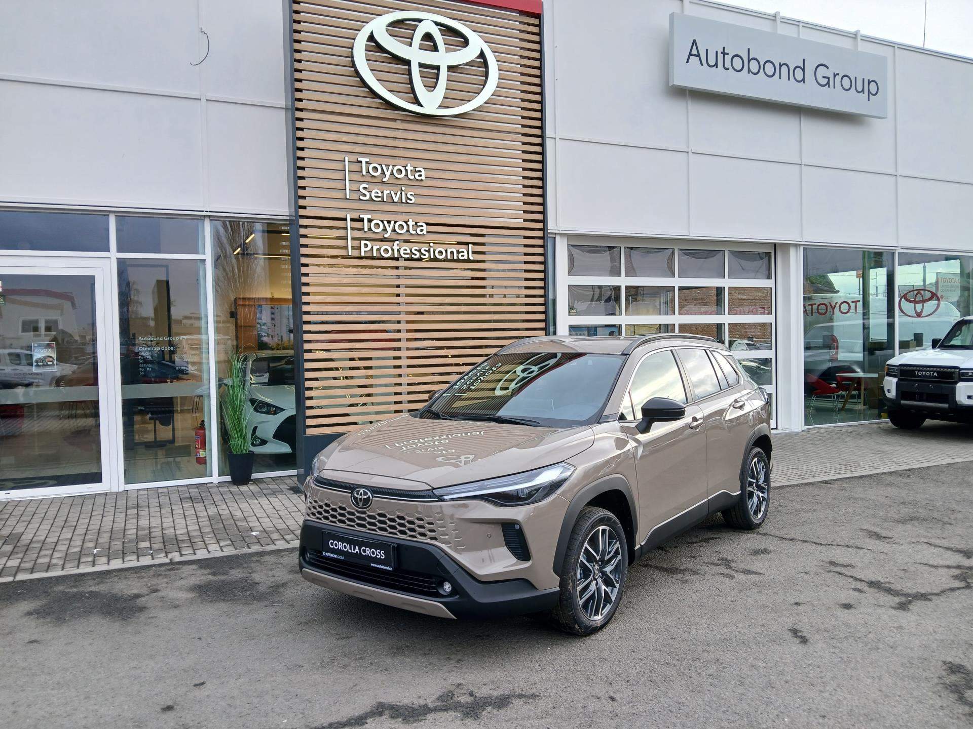 Toyota Corolla Cross 1.8 HEV 140k Style