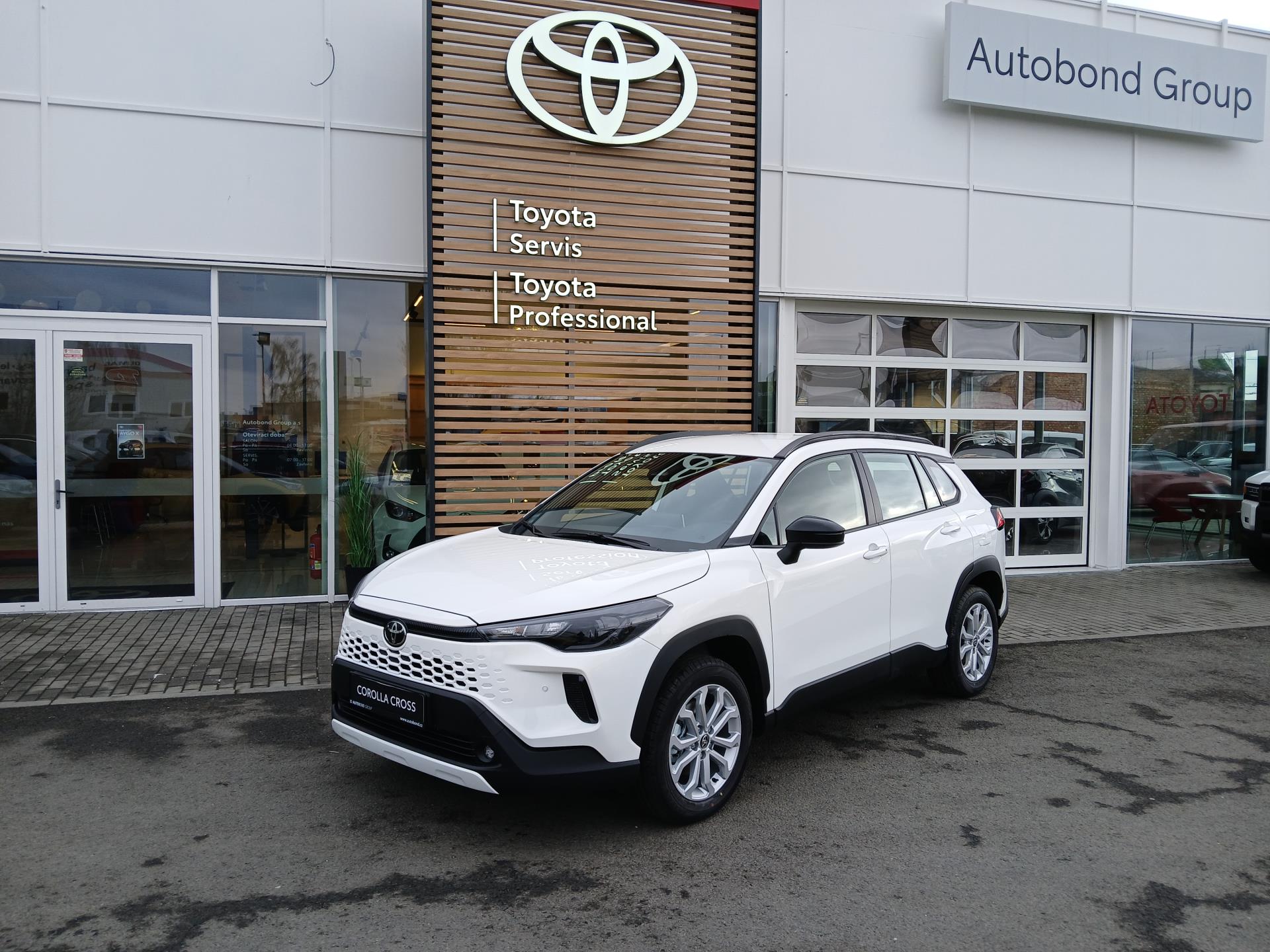 Toyota Corolla Cross 1.8 HEV 140k Comfort Business