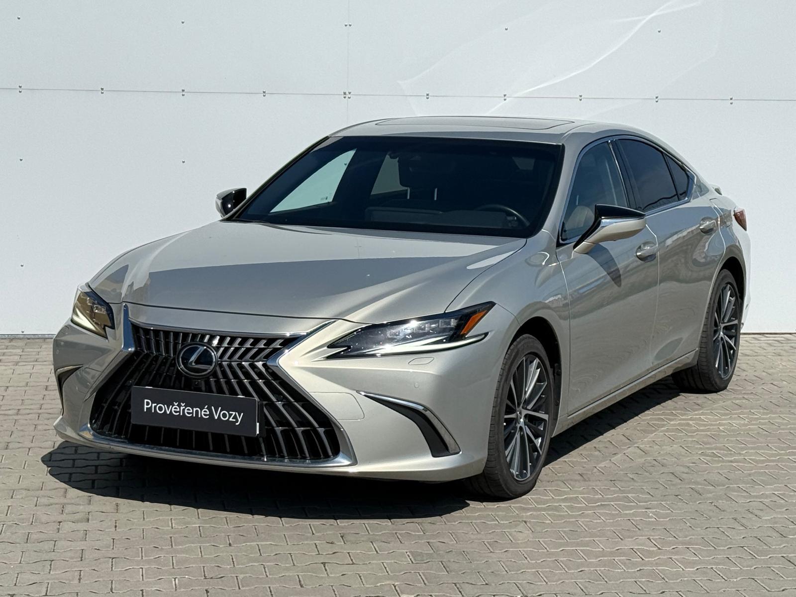 Lexus ES 300h 2,5 HSD e-CVT Prestige TOP