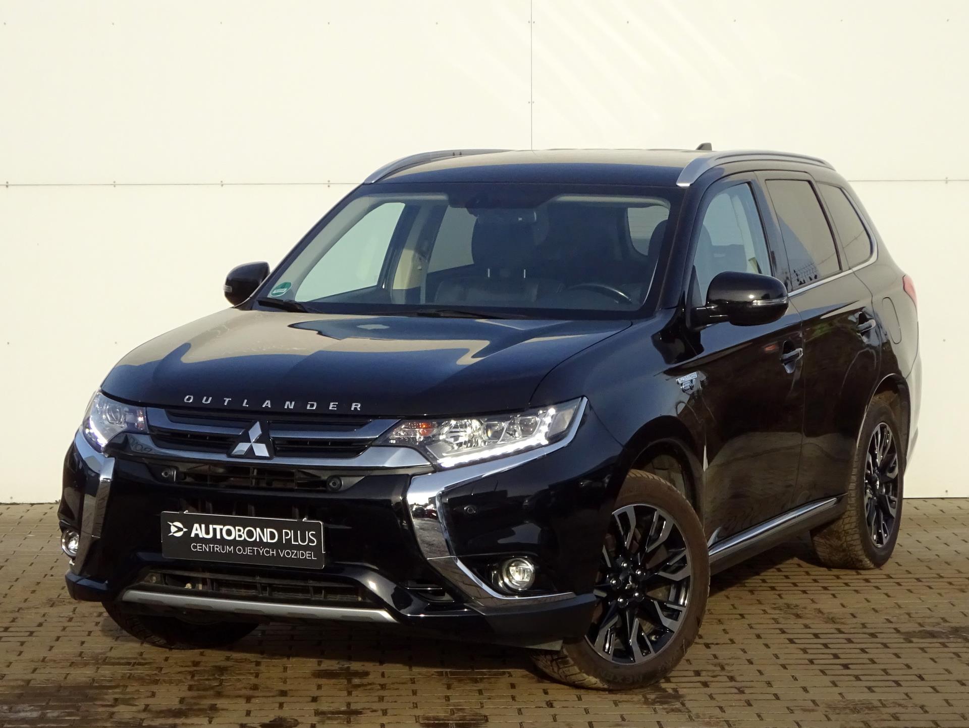 Mitsubishi Outlander 2.0 PHEV CVT 4WD INTENSE