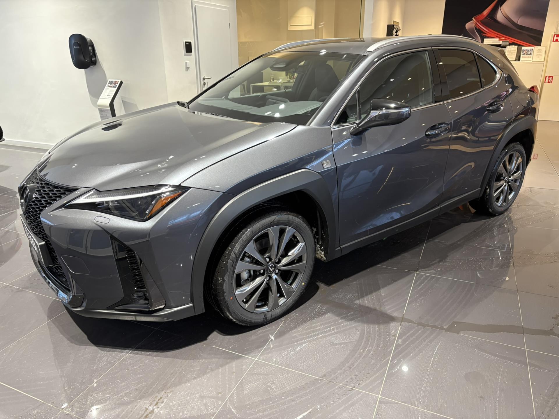 Lexus UX 300h F SPORT DESING (2×4)