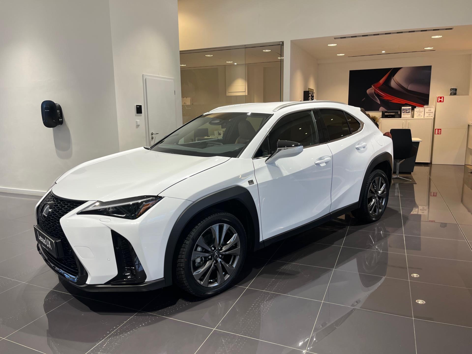 Lexus UX 300h F Sport Desing